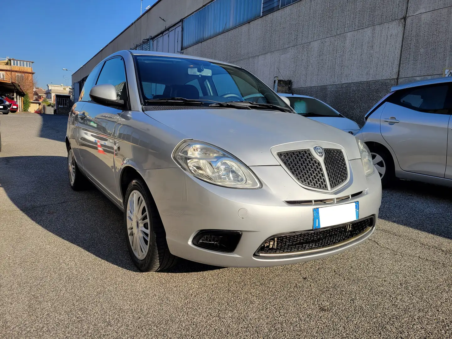 Lancia Ypsilon Ypsilon 1.2 Oro Unico Proprietario Plateado - 1