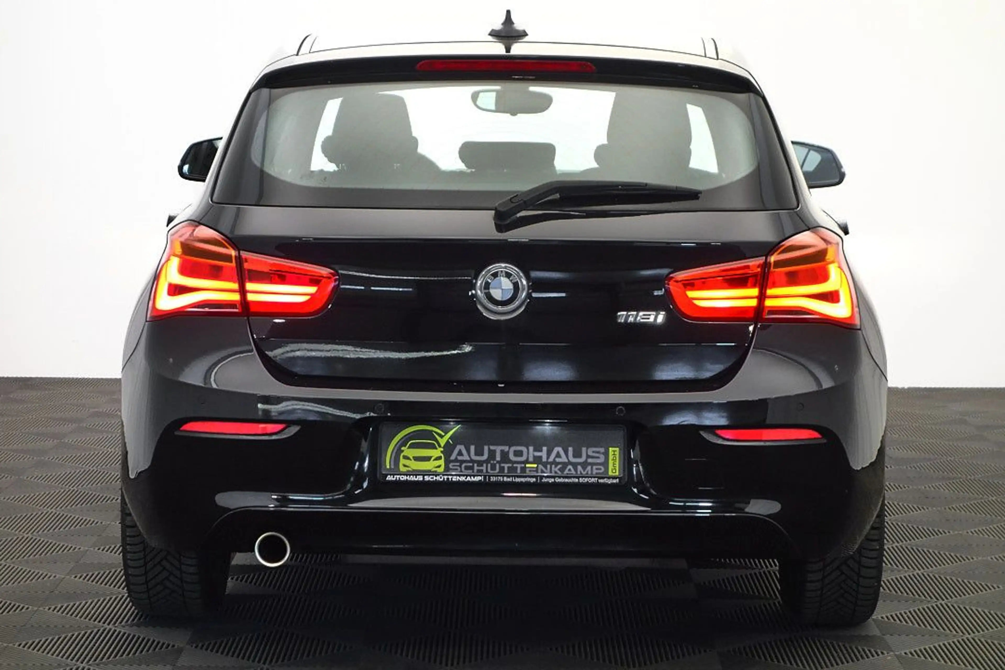 BMW 118 i Advantage PDC+HANKOOK+BLUETOOTH — photo 6