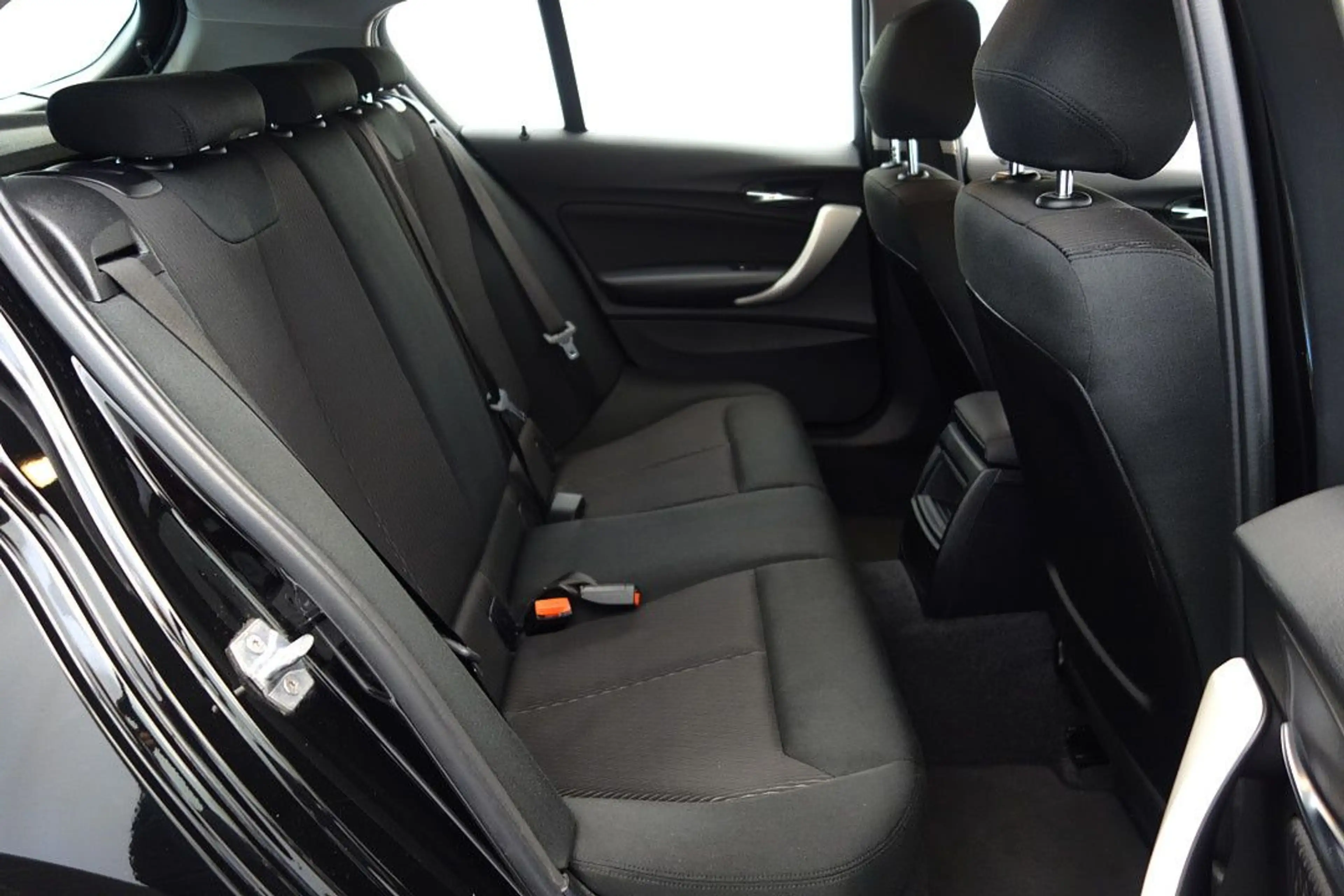 BMW 118 i Advantage PDC+HANKOOK+BLUETOOTH — photo 12