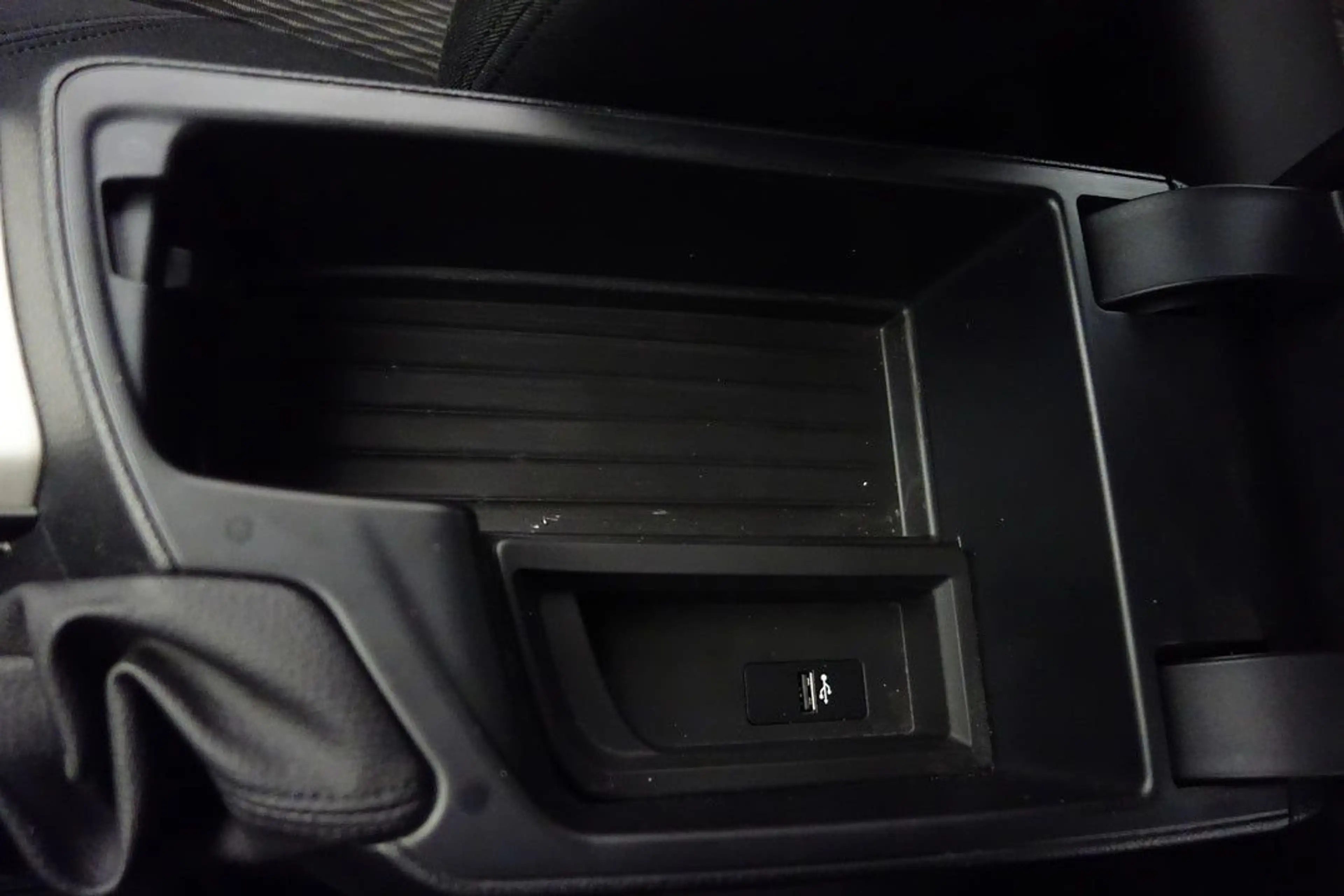 BMW 118 i Advantage PDC+HANKOOK+BLUETOOTH — photo 25