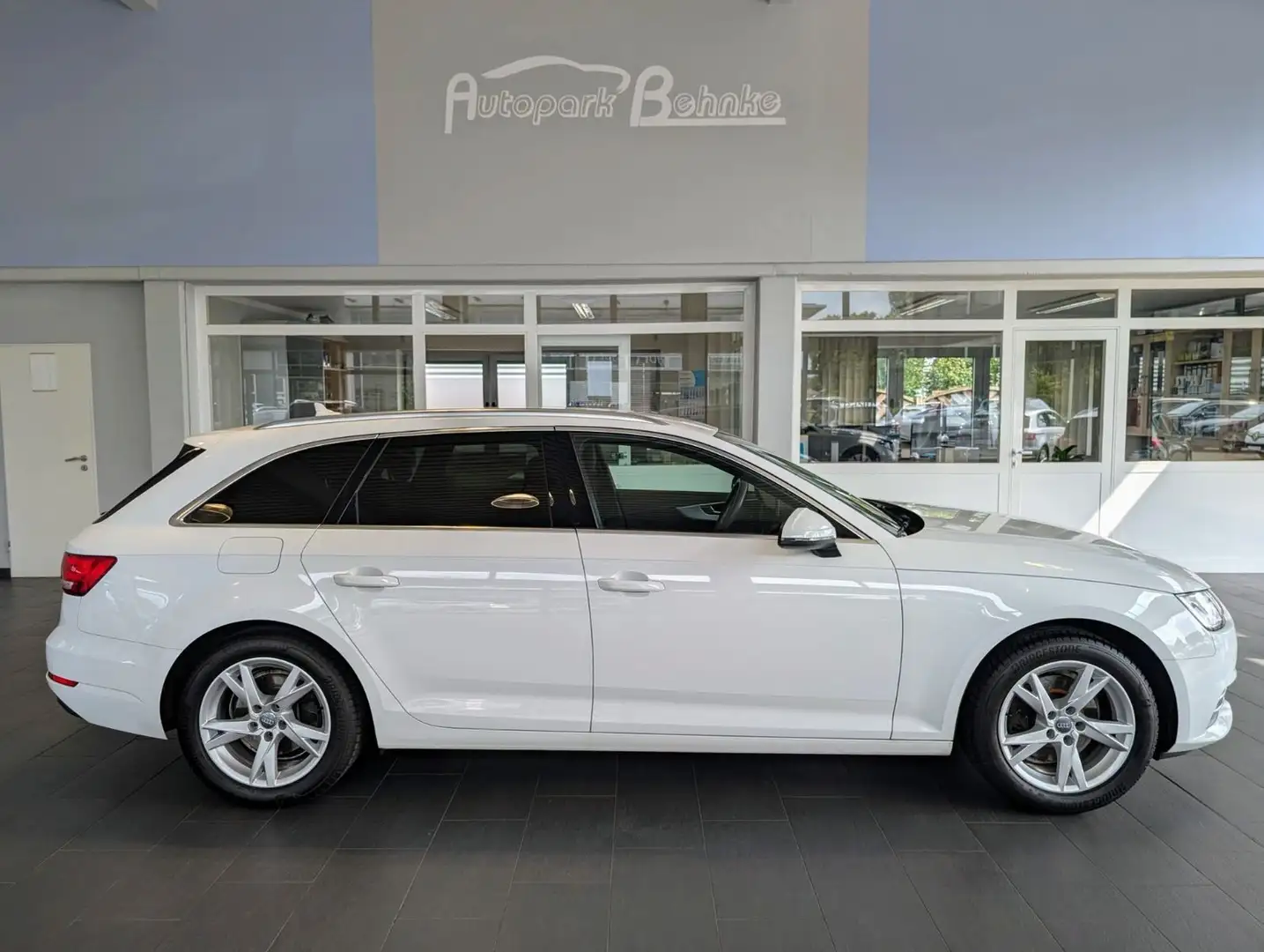 Audi A4 TFSi Avant Sport*Xenon*APS*Sitzh.*Navi*DSP Blanc - 2