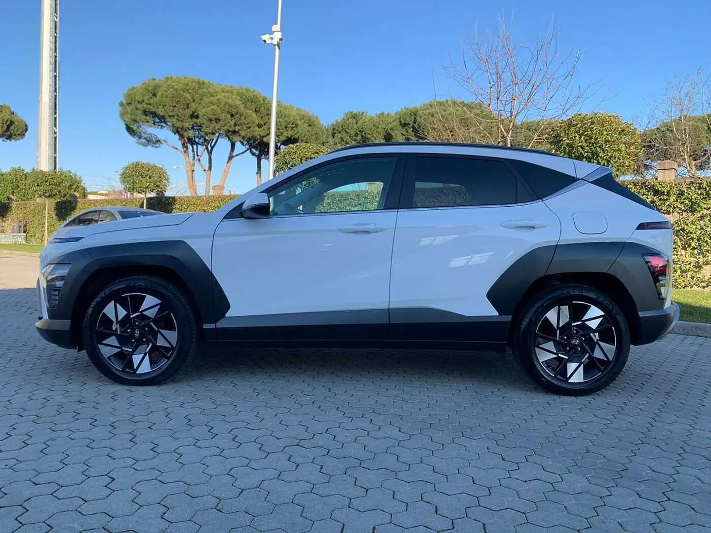 Hyundai KONA 2ªs. HEV 1.6 DCT XLine Blanc - 2