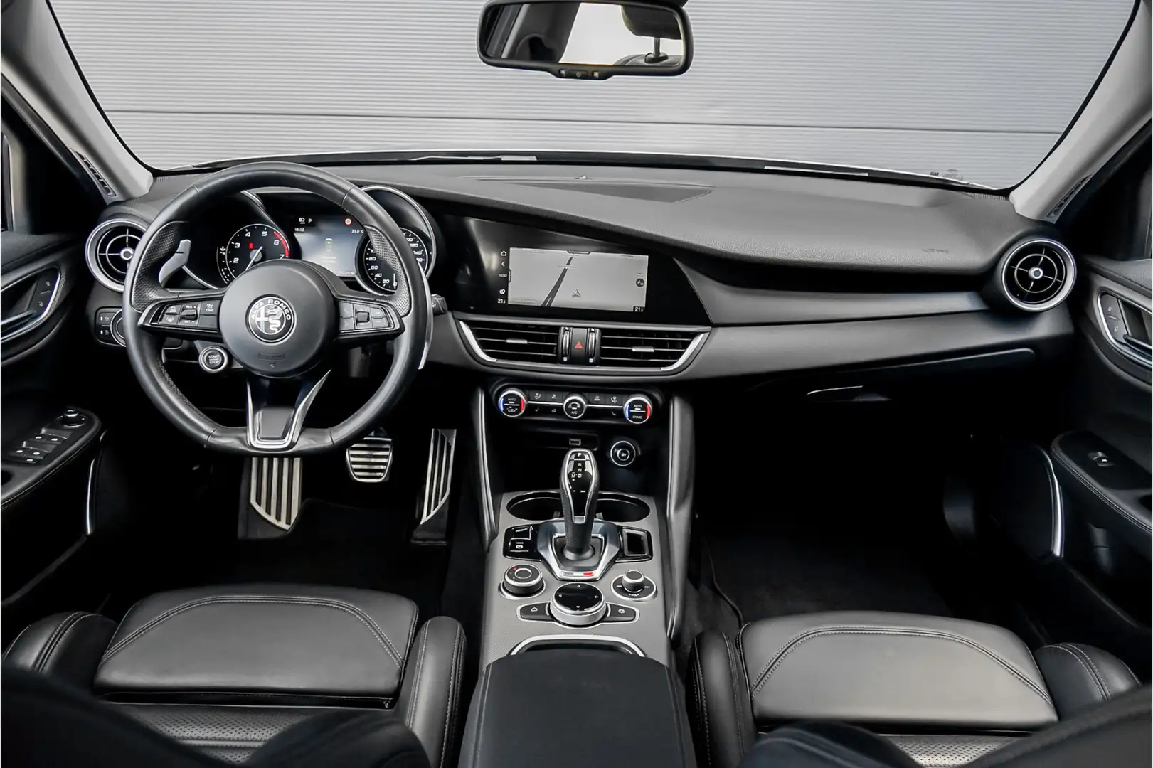 Alfa Romeo Giulia 2.0 T Veloce AWD Facelift CarPlay Leder 19" Gris - 2