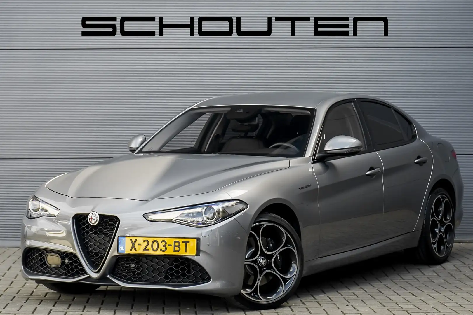 Alfa Romeo Giulia 2.0 T Veloce AWD Facelift CarPlay Leder 19" Gris - 1