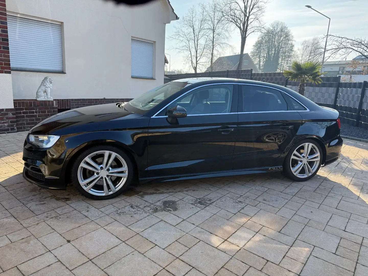 Audi A3 2.0 TFSI S tronic quattro+S3 Optik+Pano+Leder Schwarz - 2