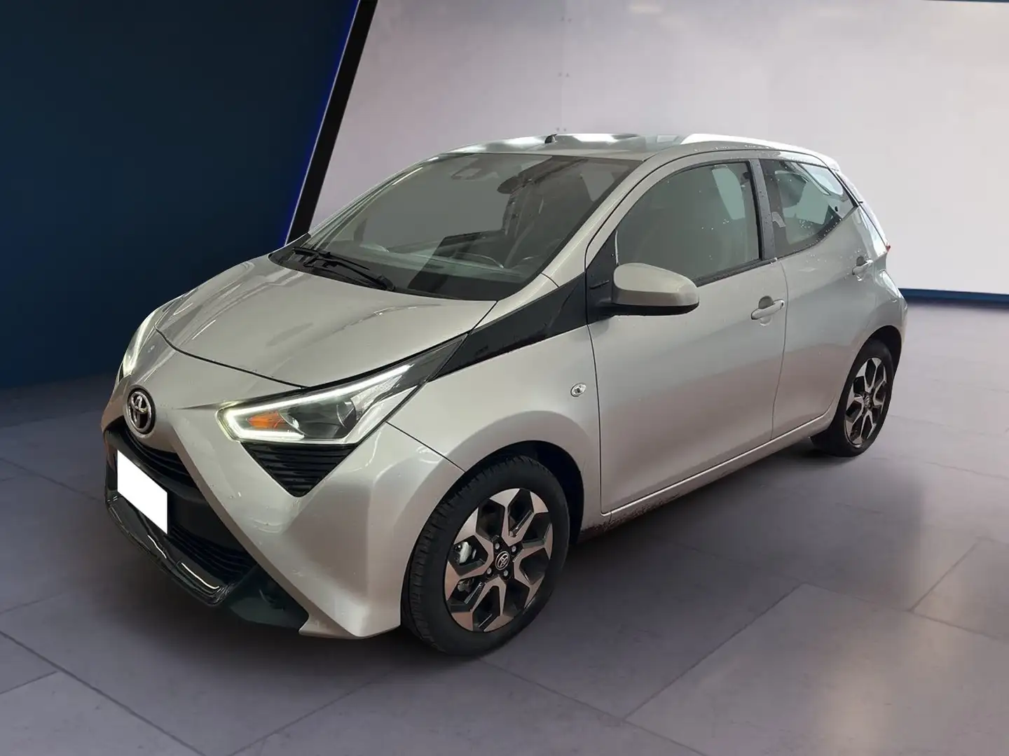 Toyota Aygo II 2018 5p 5p 1.0 x-fun 72cv Argento - 2