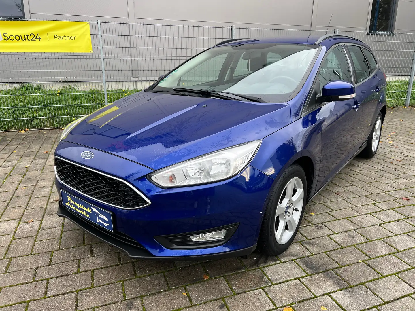 Ford Focus Trend/1HAND/Euro6/Tüv12-2026/ Bleu - 1