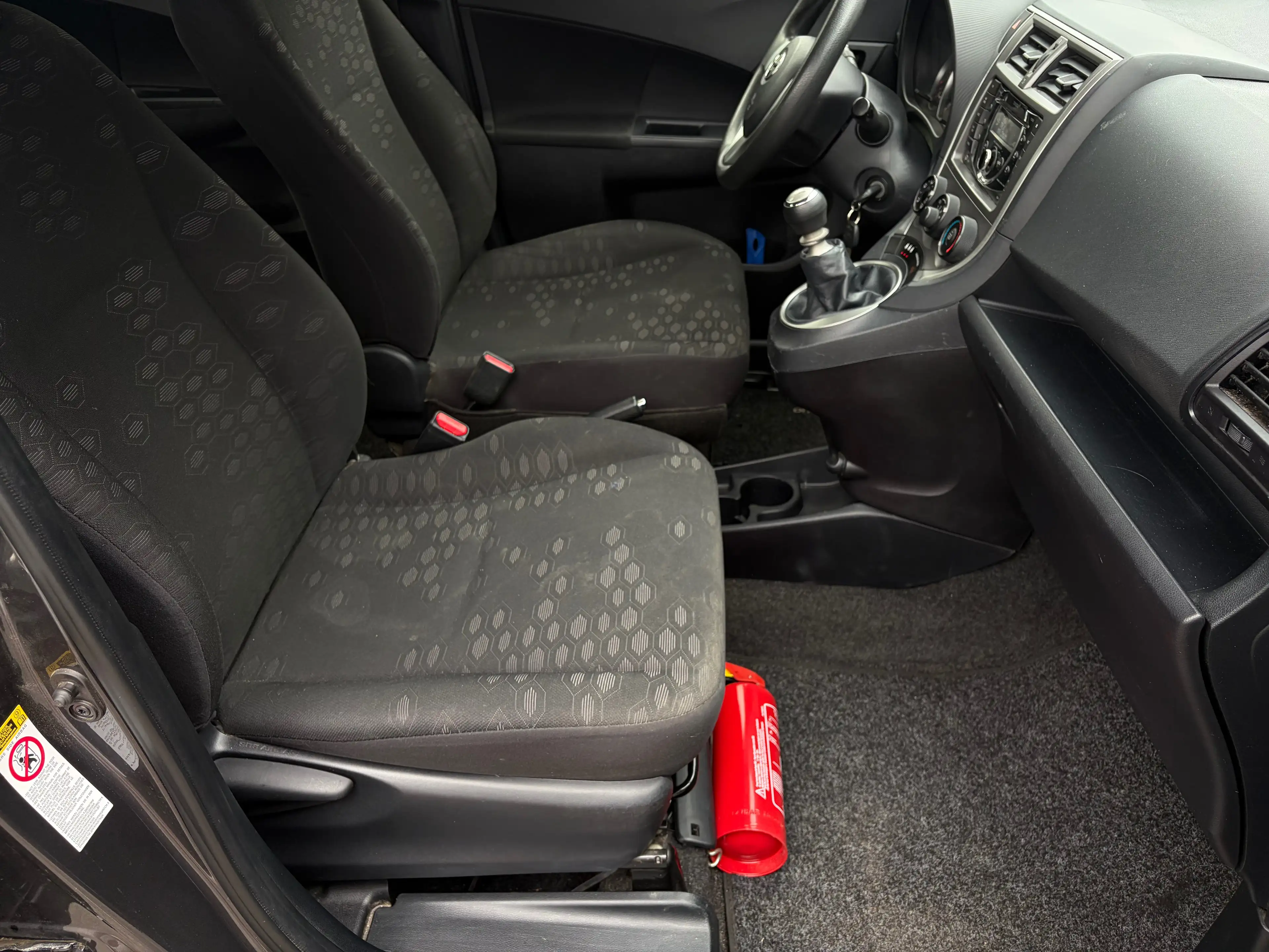 Toyota Verso-S 1.33 VVT-i Terra * 12 MOIS GARANTIE * — photo 15