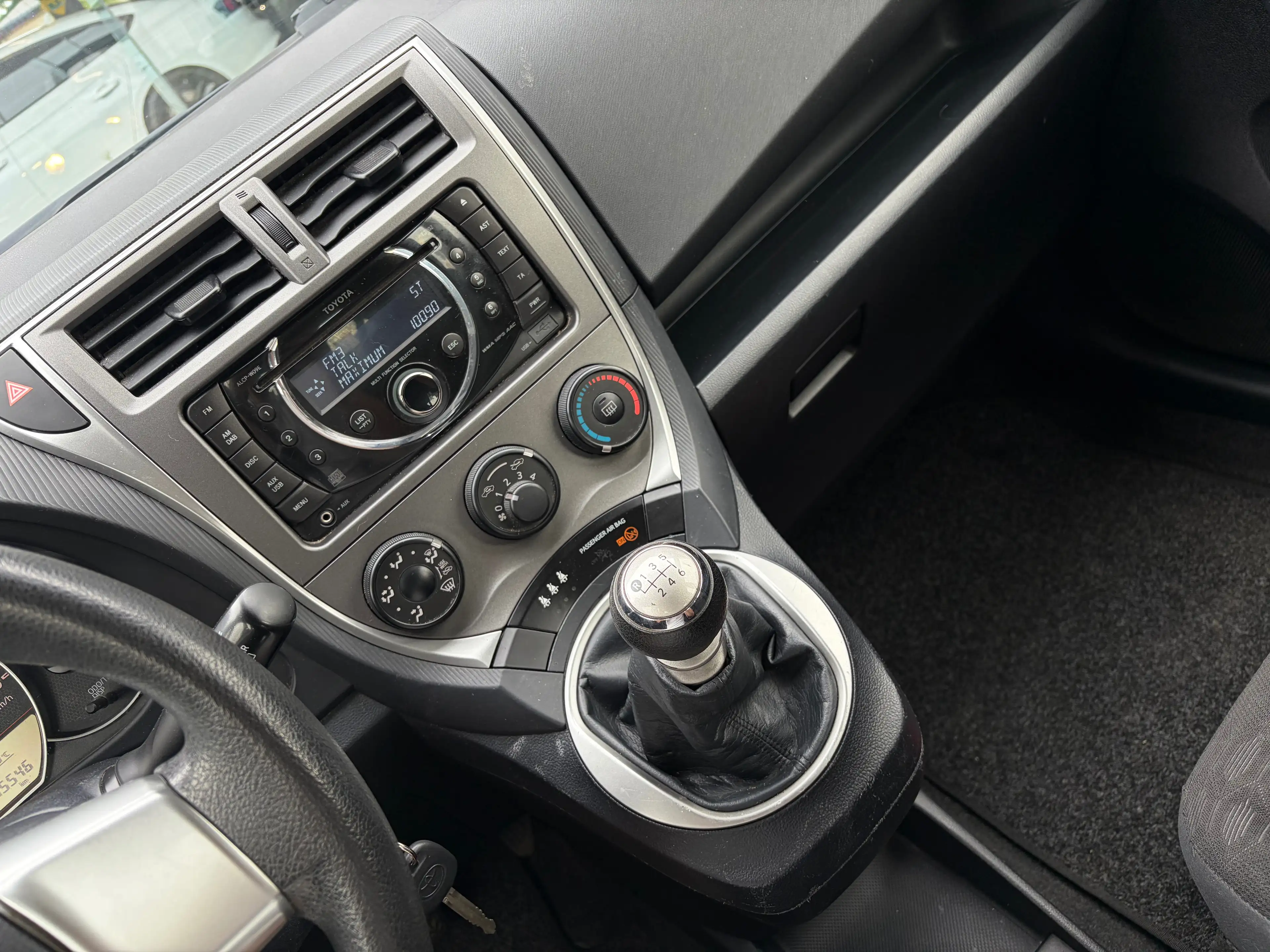 Toyota Verso-S 1.33 VVT-i Terra * 12 MOIS GARANTIE * — photo 11