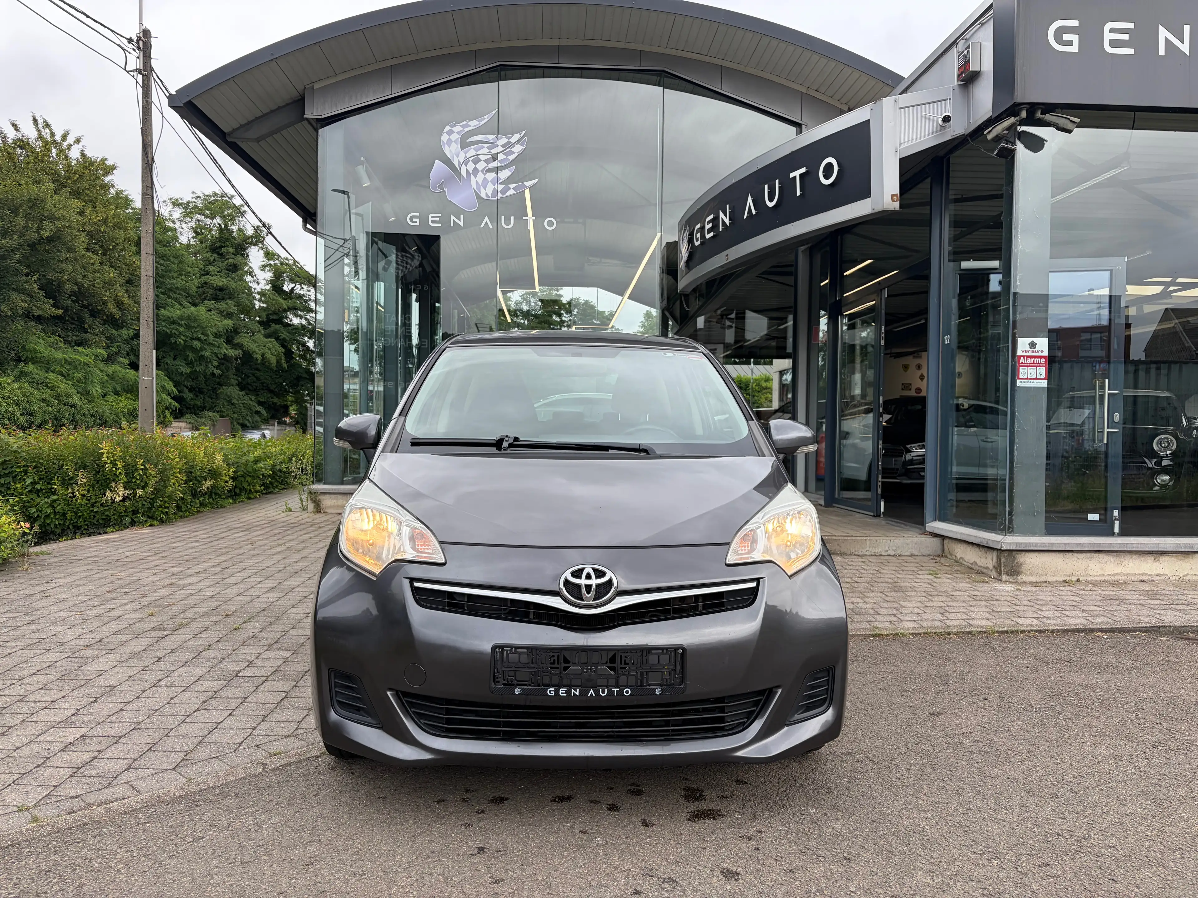 Toyota Verso-S 1.33 VVT-i Terra * 12 MOIS GARANTIE * — photo 2