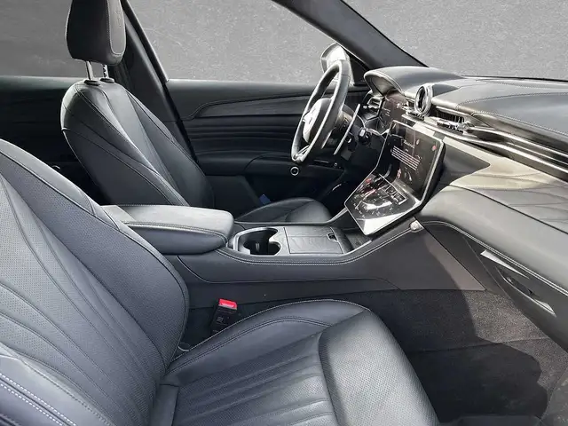 Maserati Grecale view 3