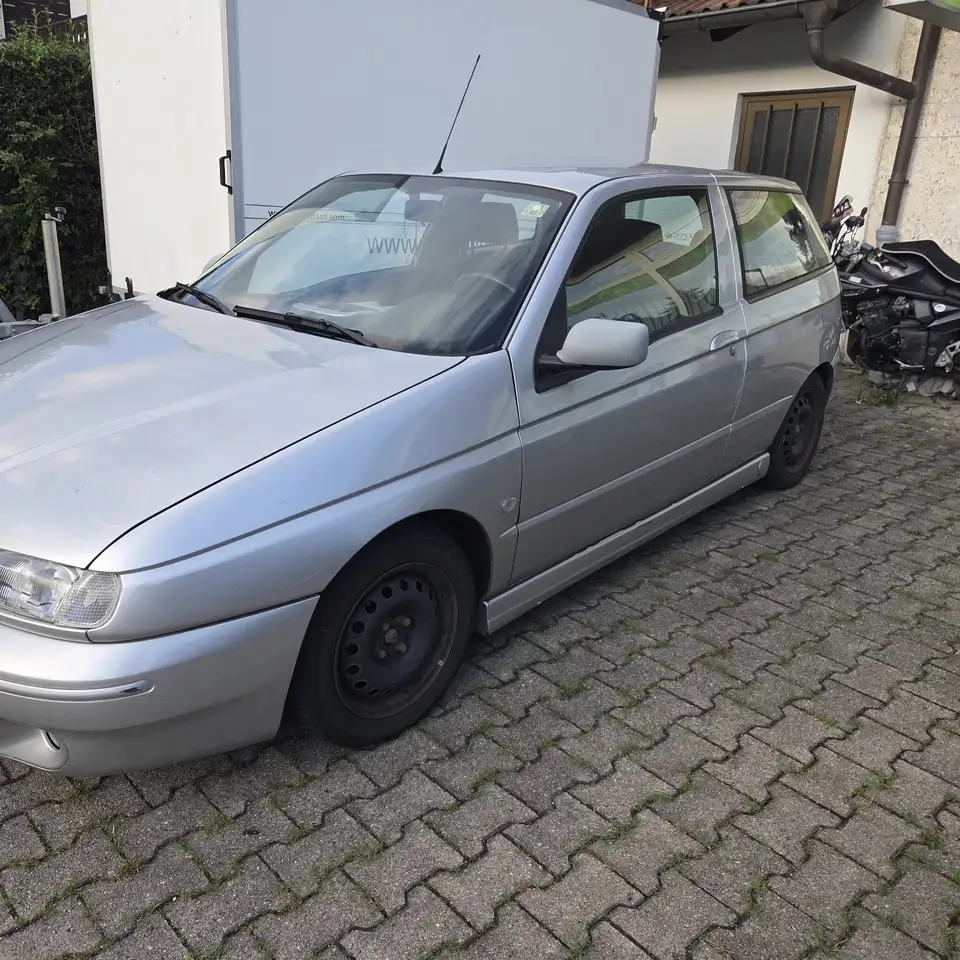 Alfa Romeo 145 1.4 Twin Spark, foto 3