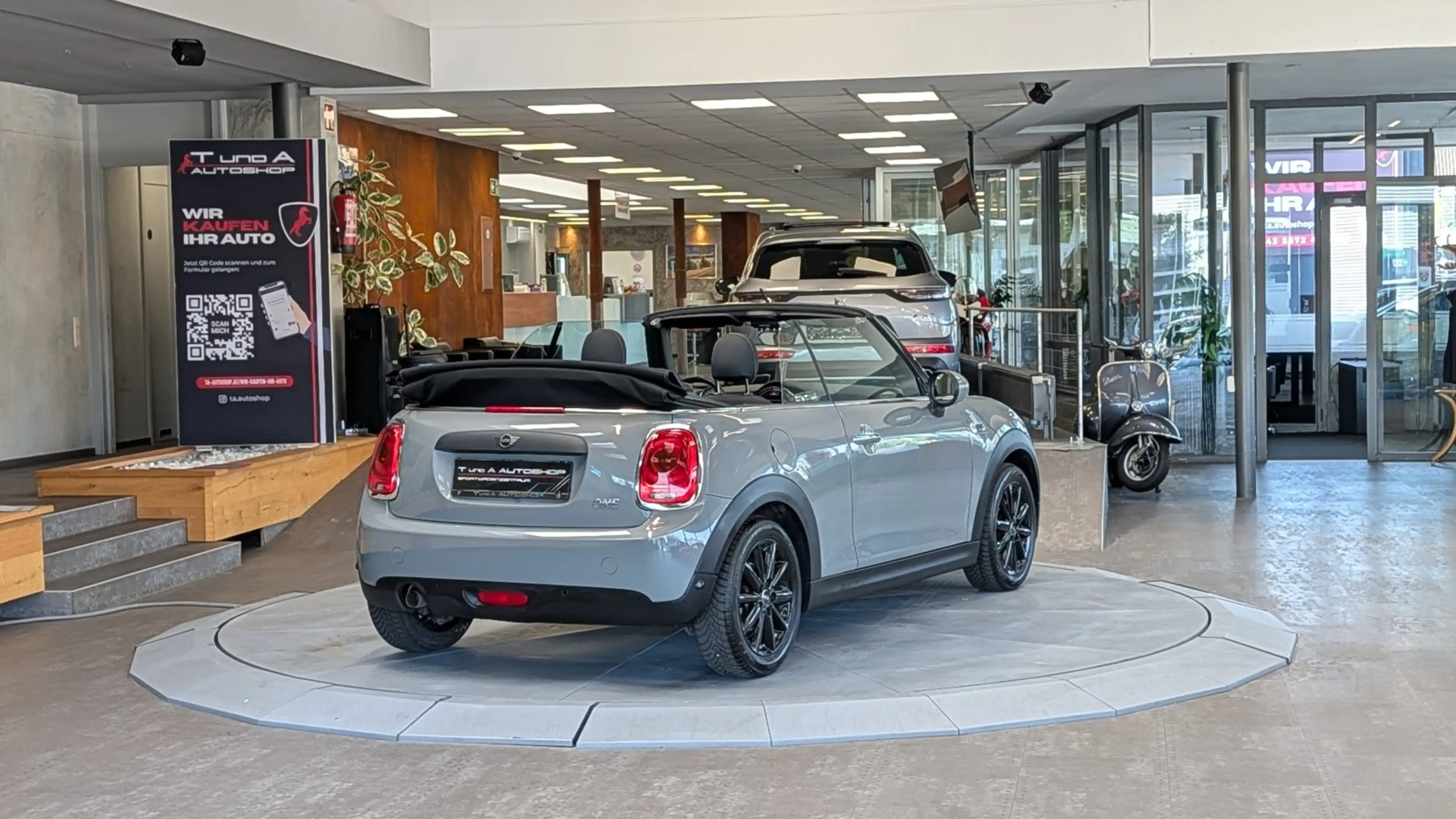 MINI One Cabrio 1-Hand F57 *Ambiente*PDC*Sitzheizung* — photo 6