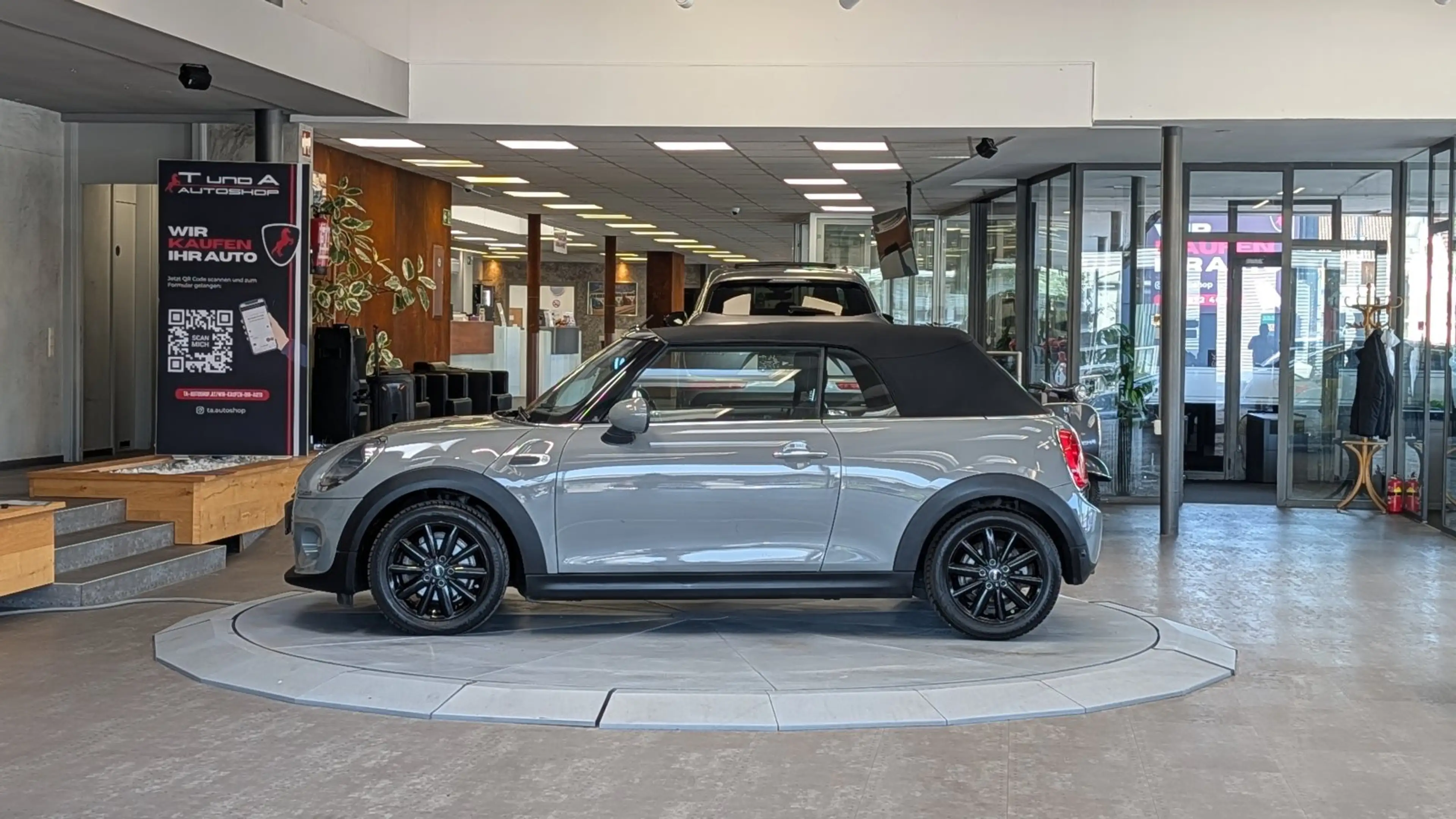 MINI One Cabrio 1-Hand F57 *Ambiente*PDC*Sitzheizung* — photo 8