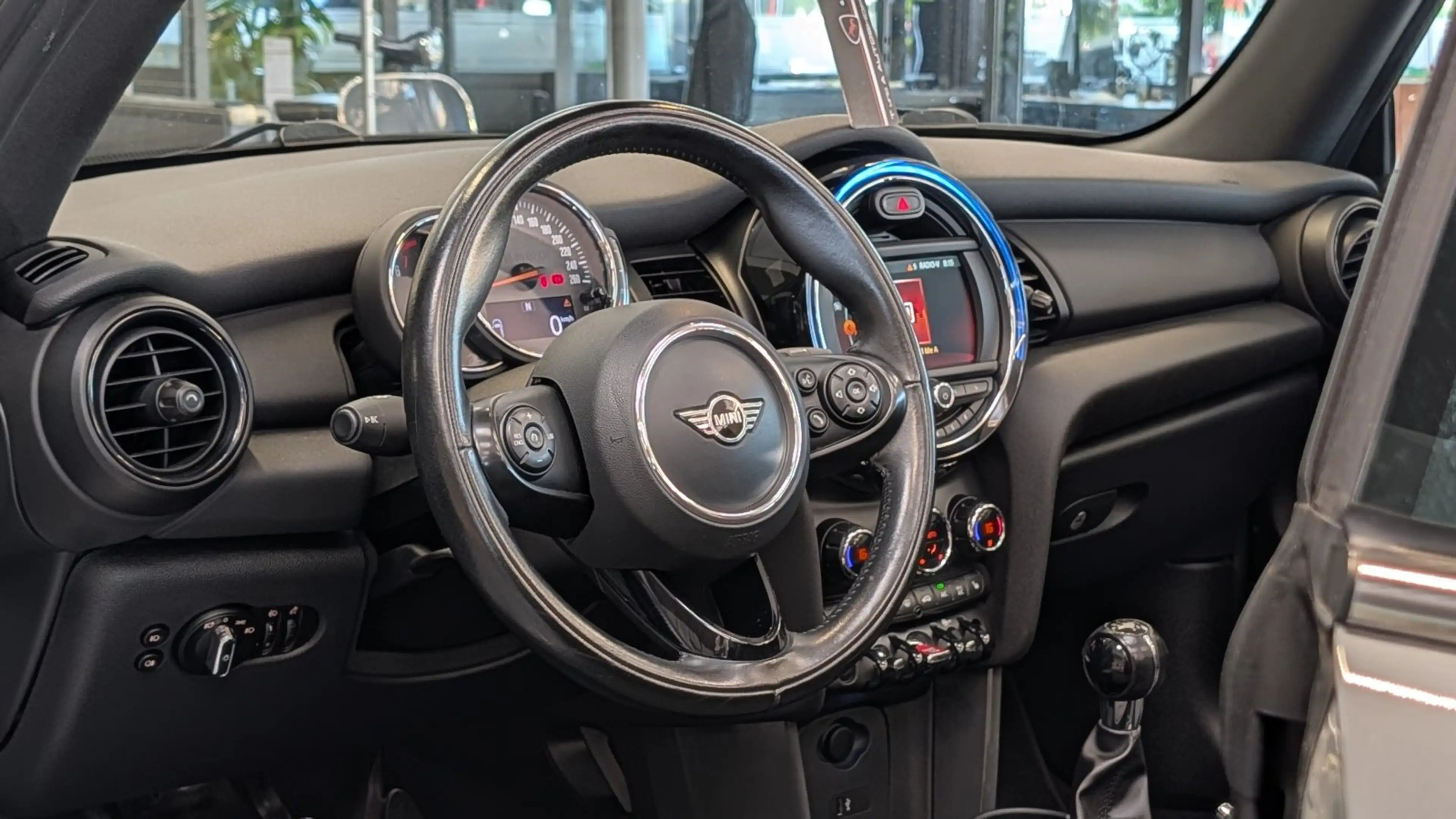 MINI One Cabrio 1-Hand F57 *Ambiente*PDC*Sitzheizung* — photo 13