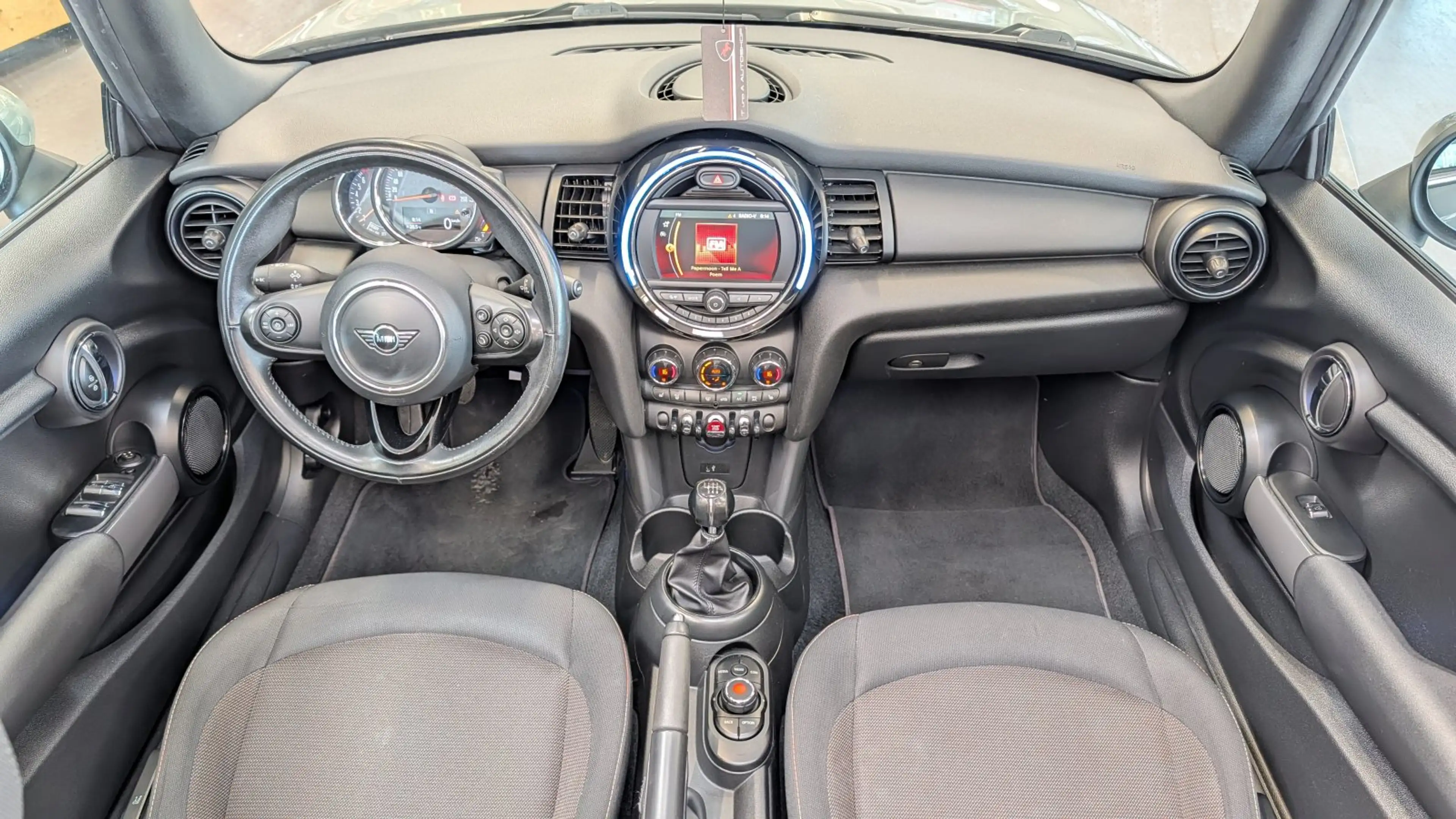 MINI One Cabrio 1-Hand F57 *Ambiente*PDC*Sitzheizung* — photo 12
