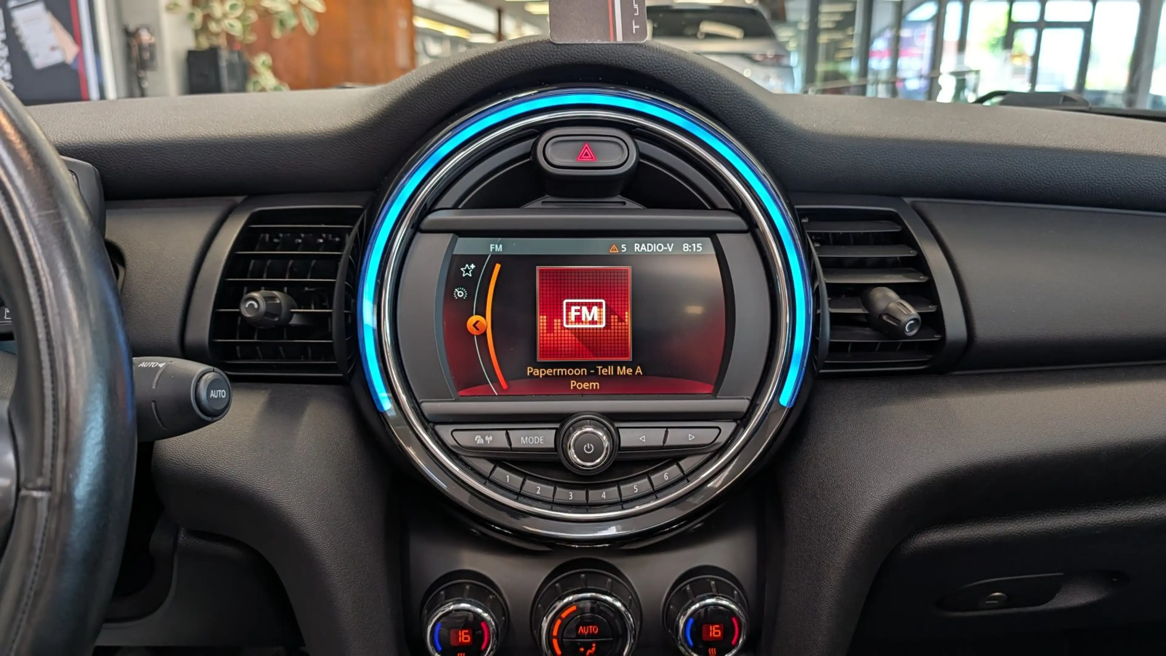 MINI One Cabrio 1-Hand F57 *Ambiente*PDC*Sitzheizung* — photo 15