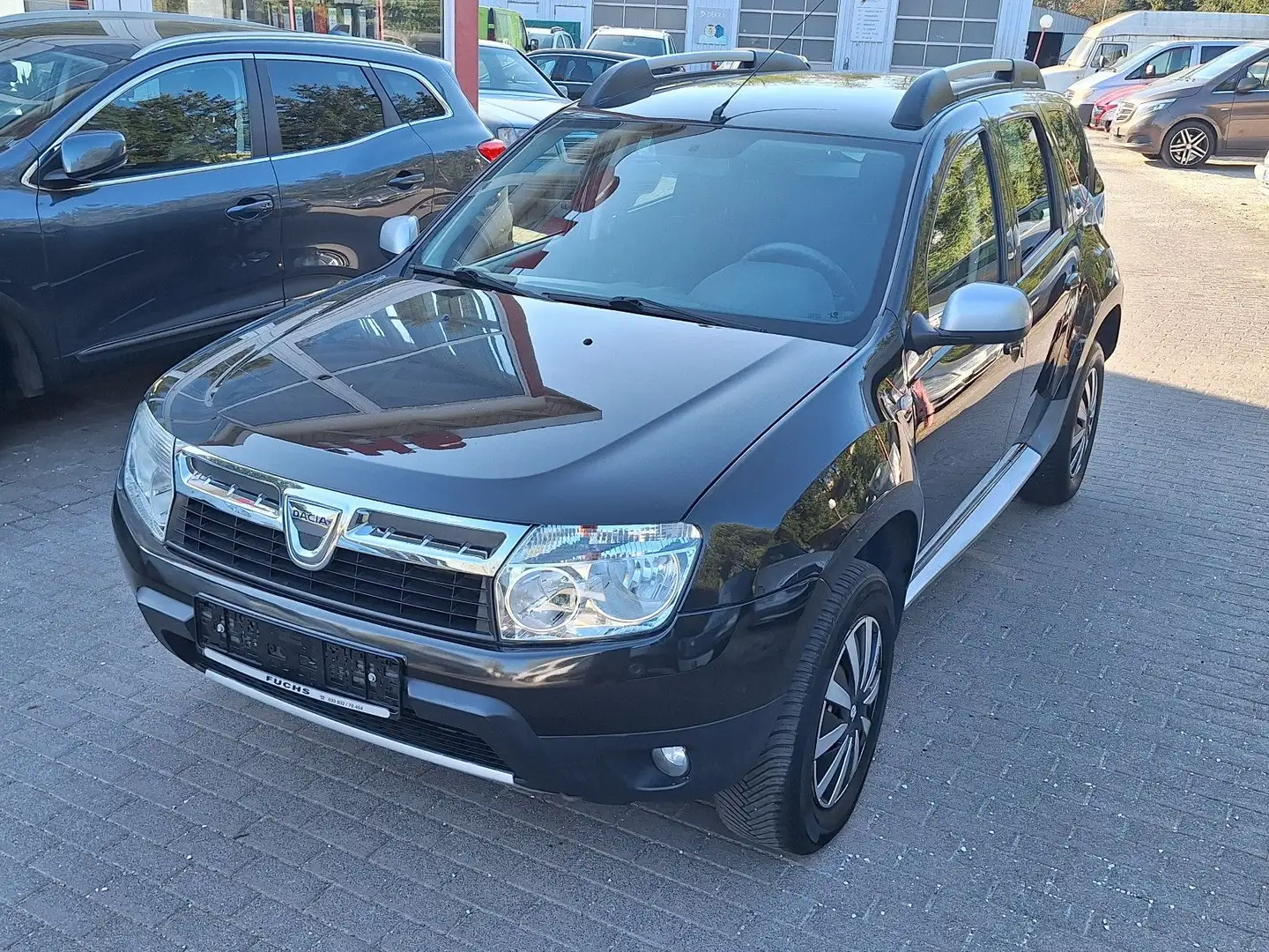 Dacia Duster dci Laureate 4x2 2.Hand Klima AHK Noir - 2