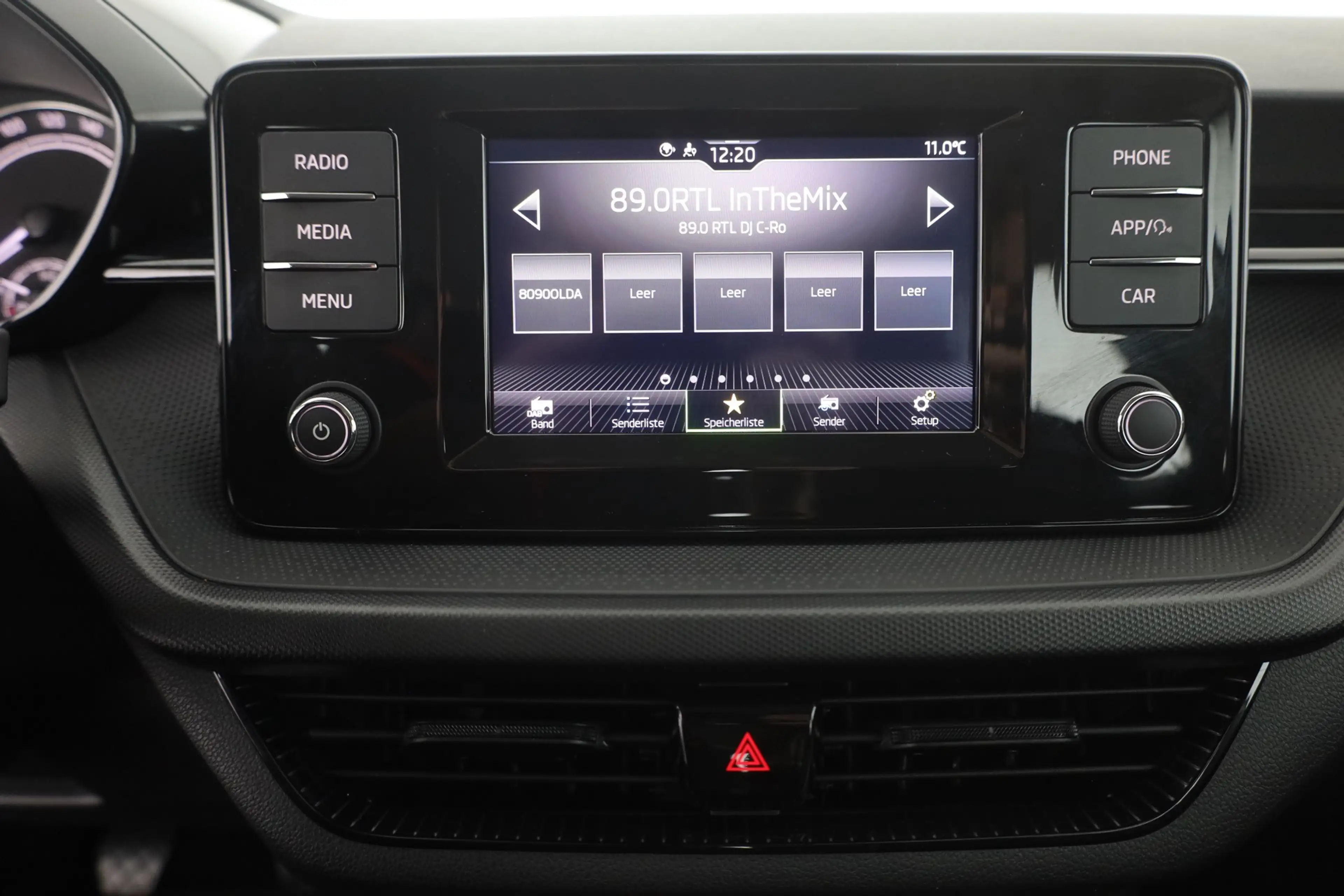 Skoda Fabia 1.0 MPI Active LED DAB Sitzheizung USB — photo 13