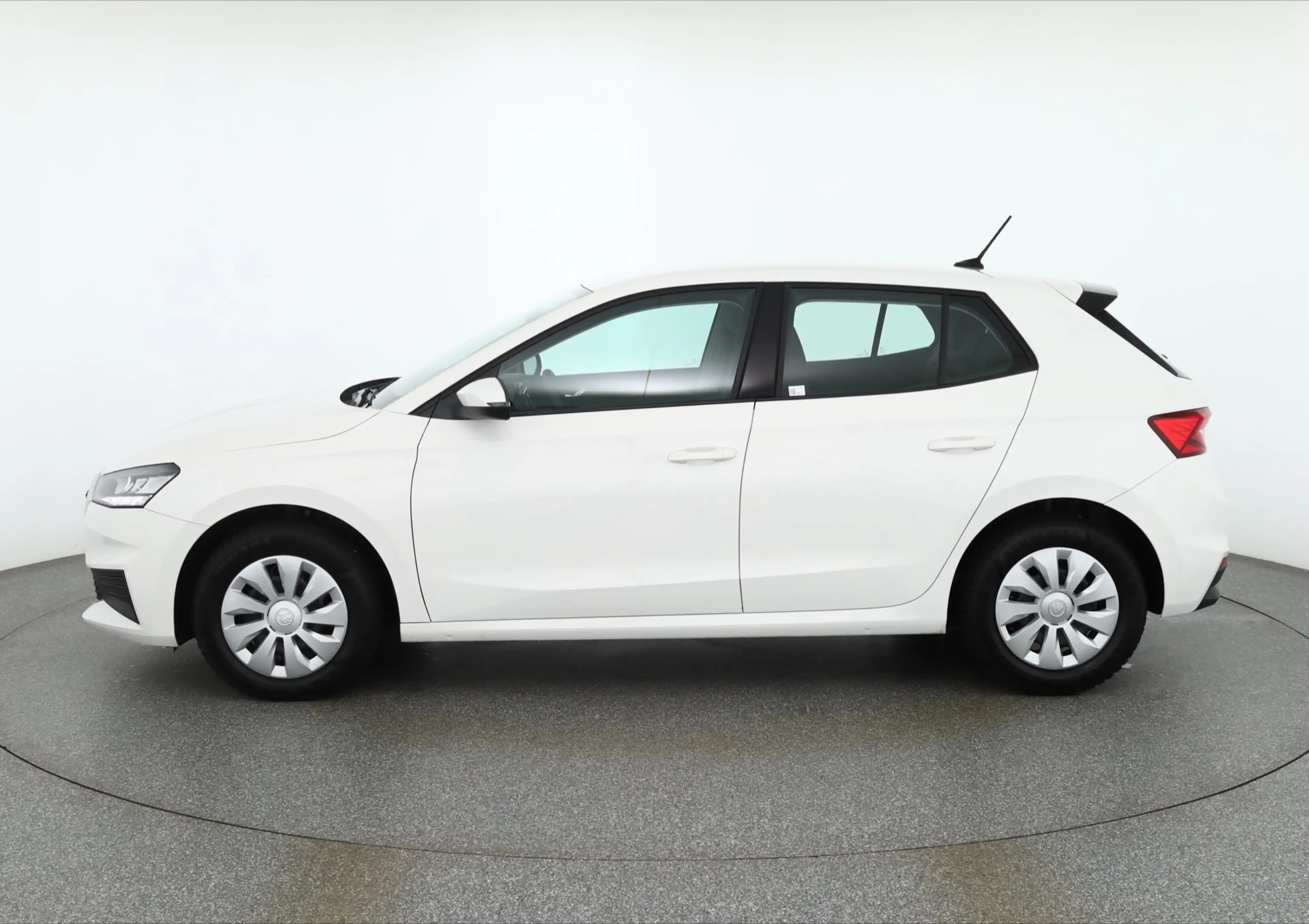 Skoda Fabia 1.0 MPI Active LED DAB Sitzheizung USB — photo 2