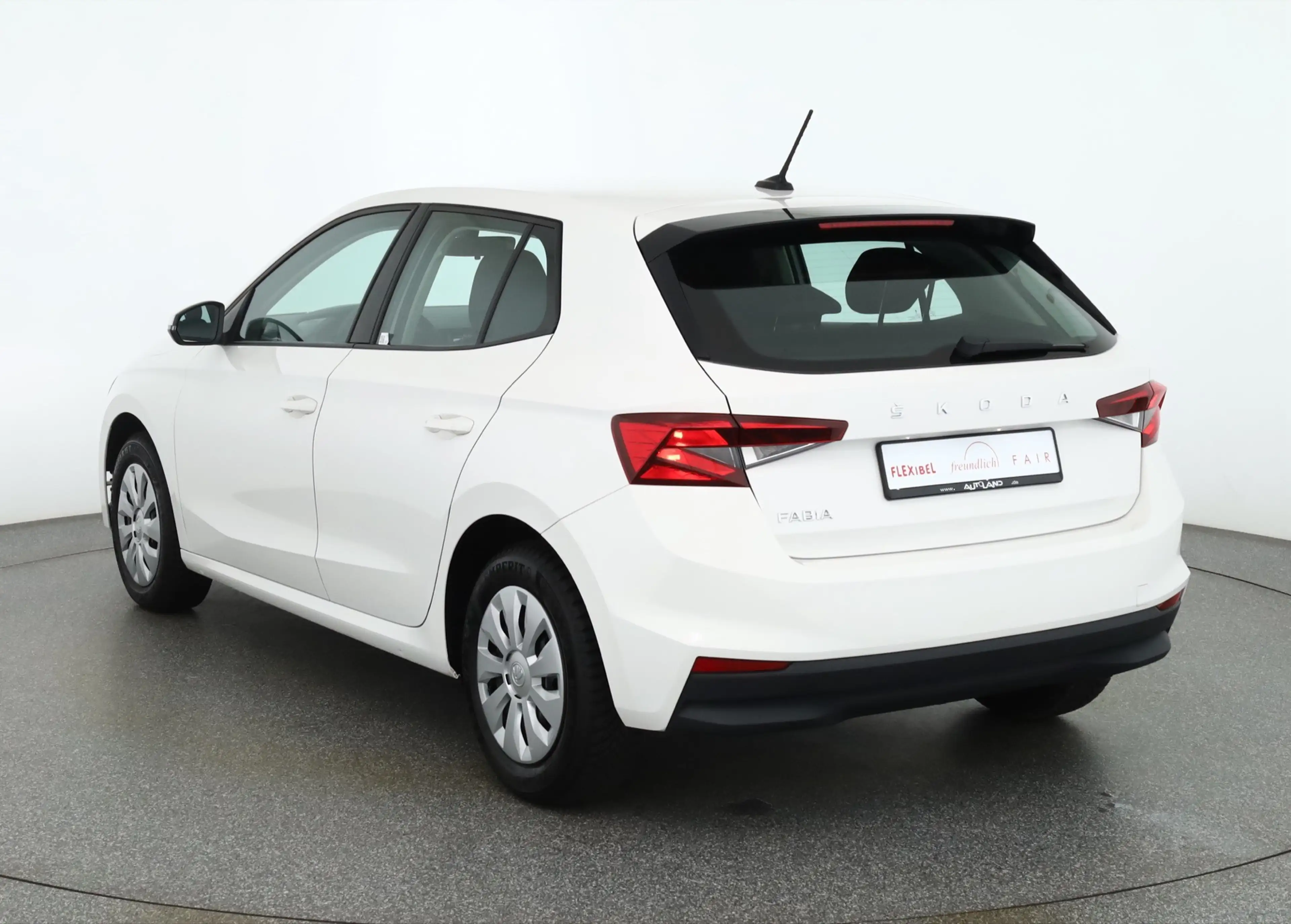 Skoda Fabia 1.0 MPI Active LED DAB Sitzheizung USB — photo 3