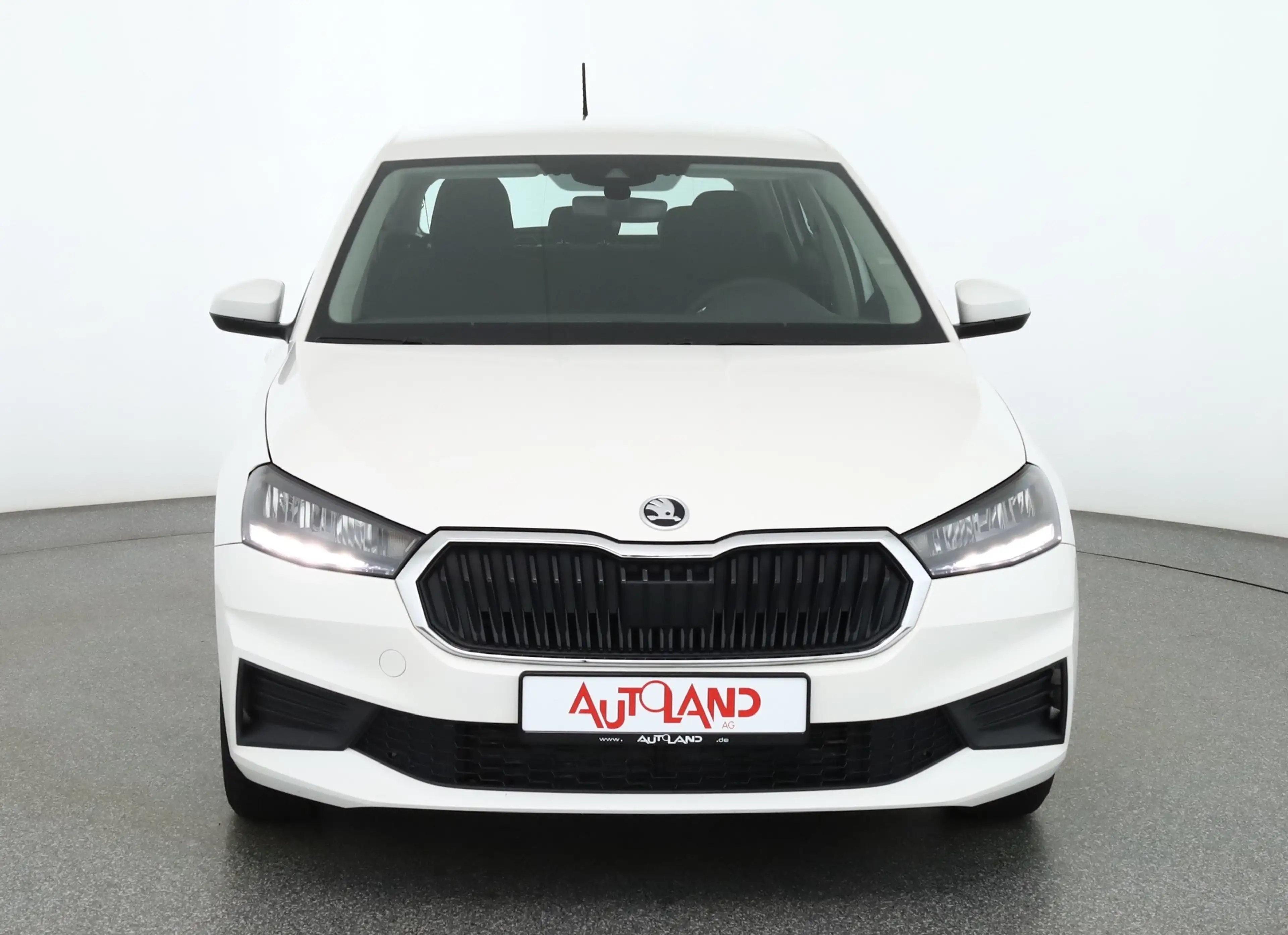 Skoda Fabia 1.0 MPI Active LED DAB Sitzheizung USB — photo 8