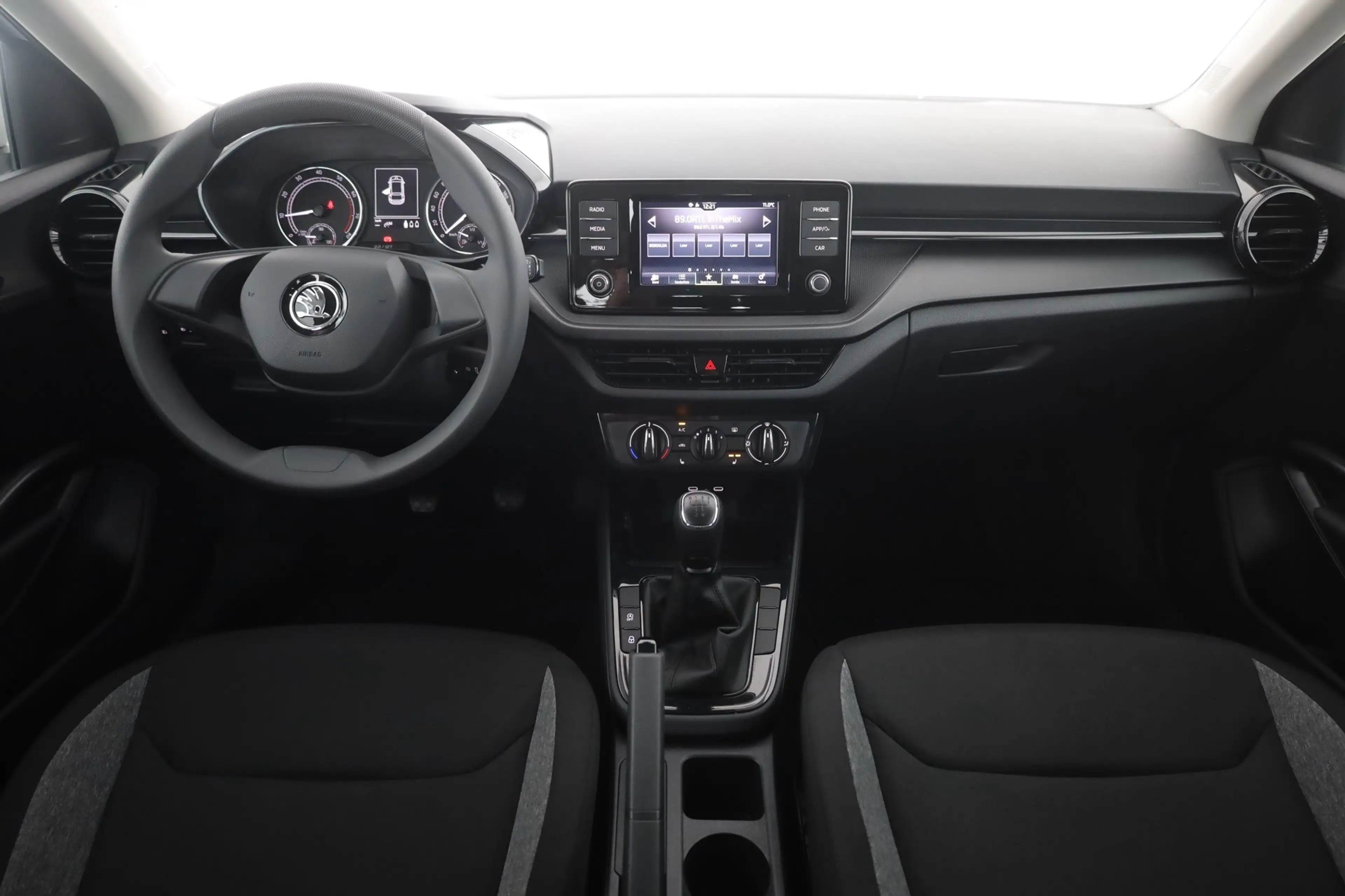 Skoda Fabia 1.0 MPI Active LED DAB Sitzheizung USB — photo 9