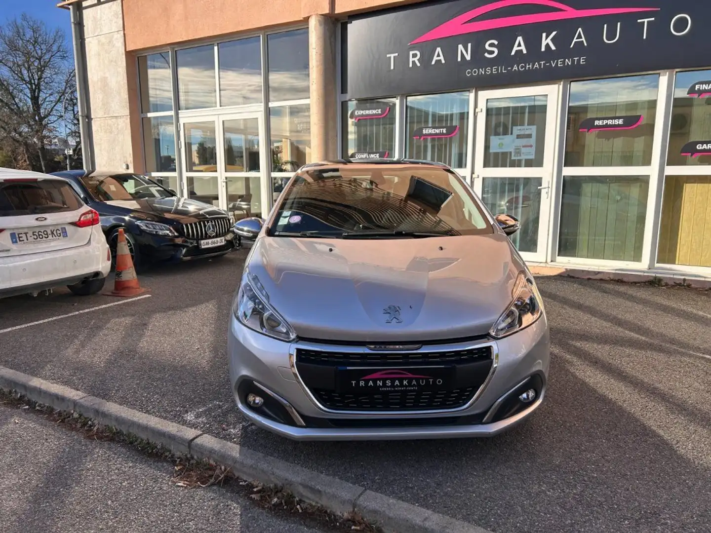 Peugeot 208 1.2 essence 82ch BVM5 Allure/Toit Panoramique/Distri faite Gris - 2