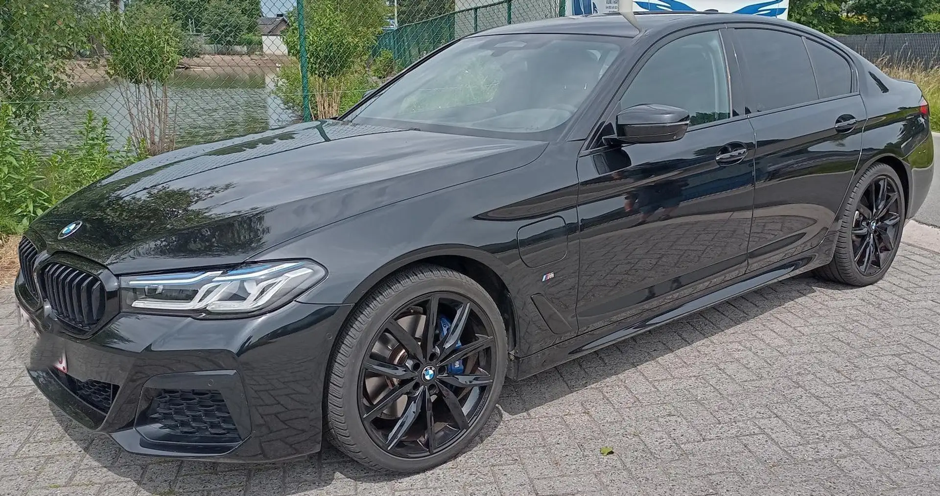 BMW 530 530e Aut. M Sport Edition Zwart - 1