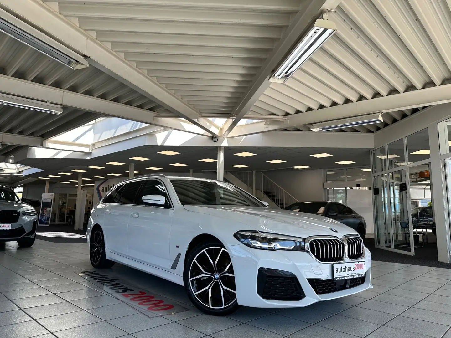 BMW 520 d Touring xDrive M Sportpaket LED/CAM/PANO. Bianco - 1