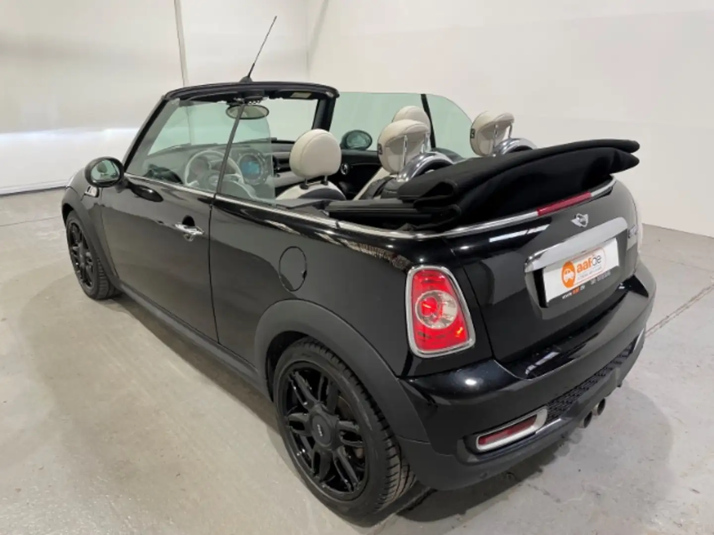 MINI Cooper S Cabrio Automatik Leder Klima Navi Xenon Tempomat PDC Schwarz - 2
