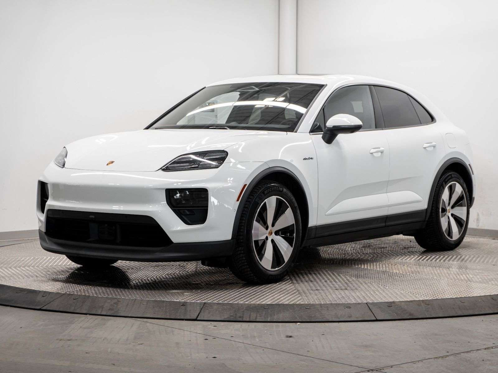 2025 Porsche Macan Electric 4