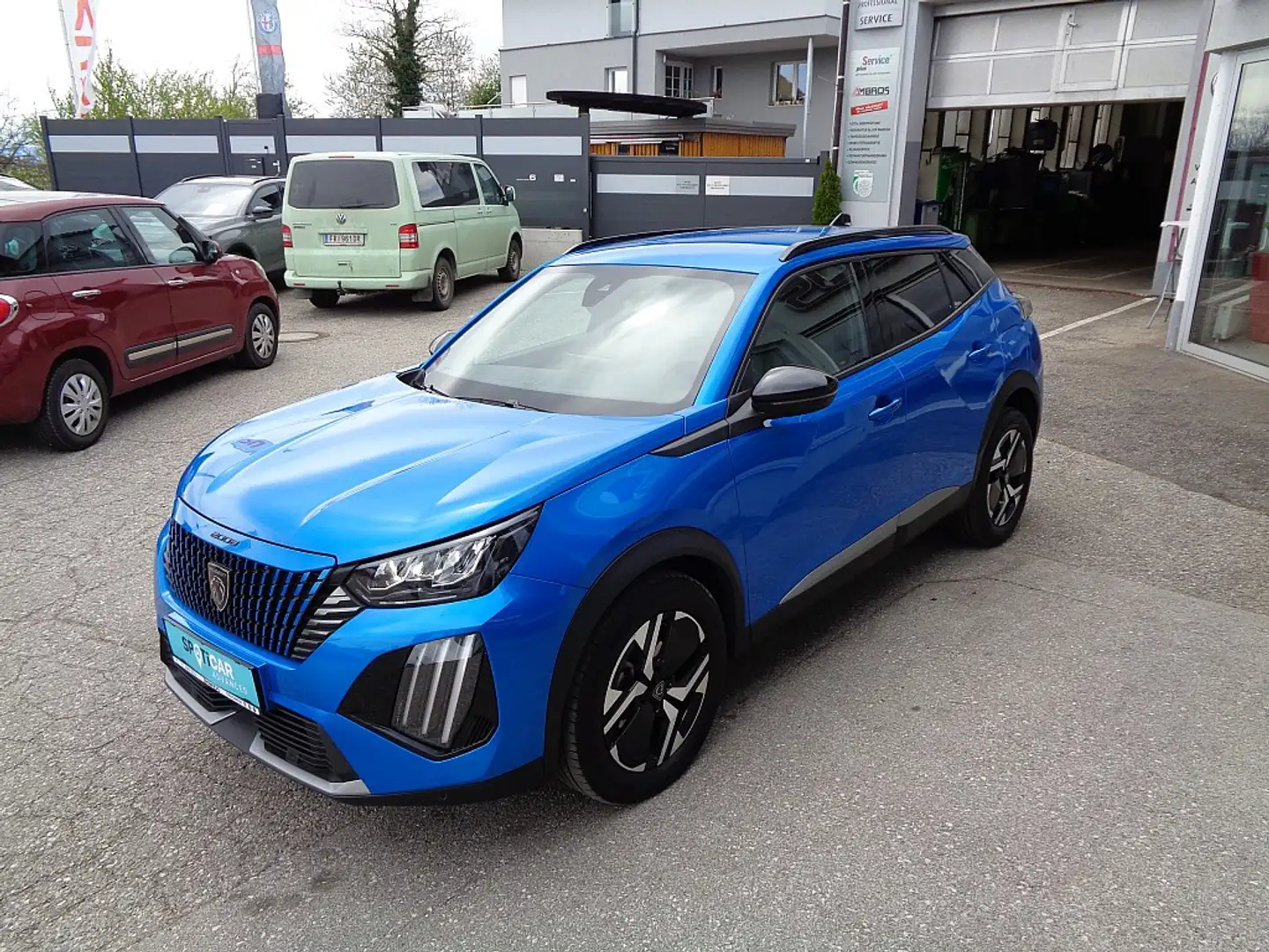 Peugeot 2008 PureTech 130 Allure EAT8 Blau - 1