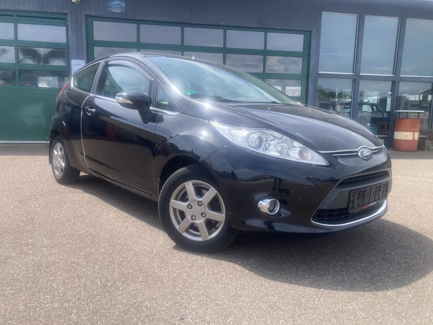 Ford Fiesta 1.6 Titanium TDCi Klima Sitzheizung Tüv 9-2026 Zwart - 1