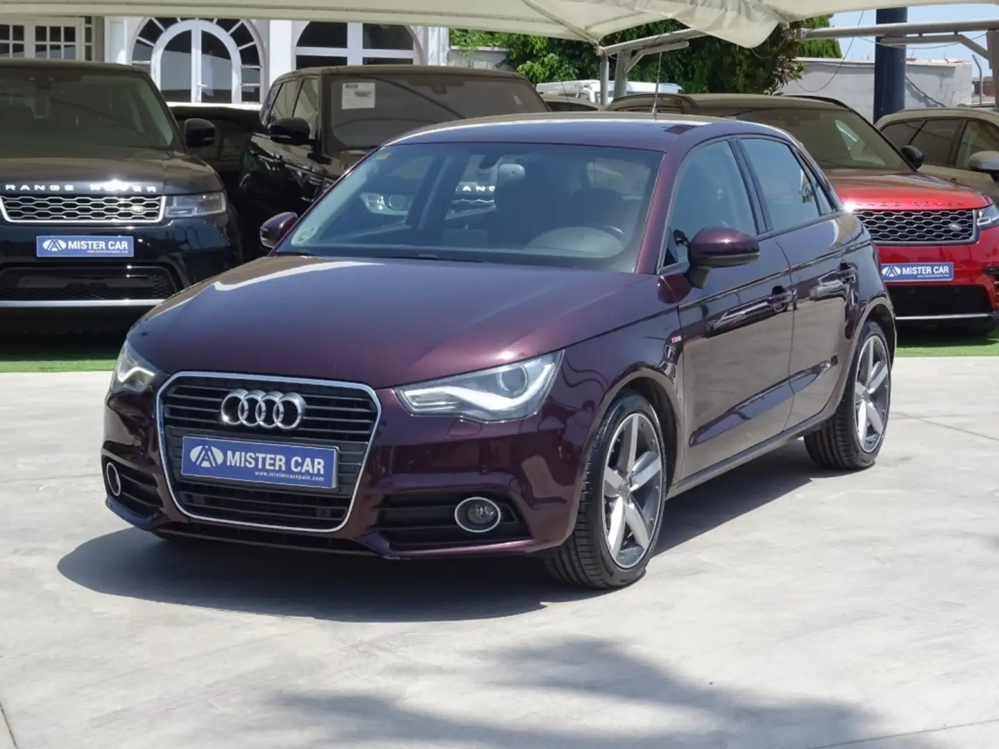 Audi A1 1.6TDI Attraction S-Tronic 90 Burdeos - 1