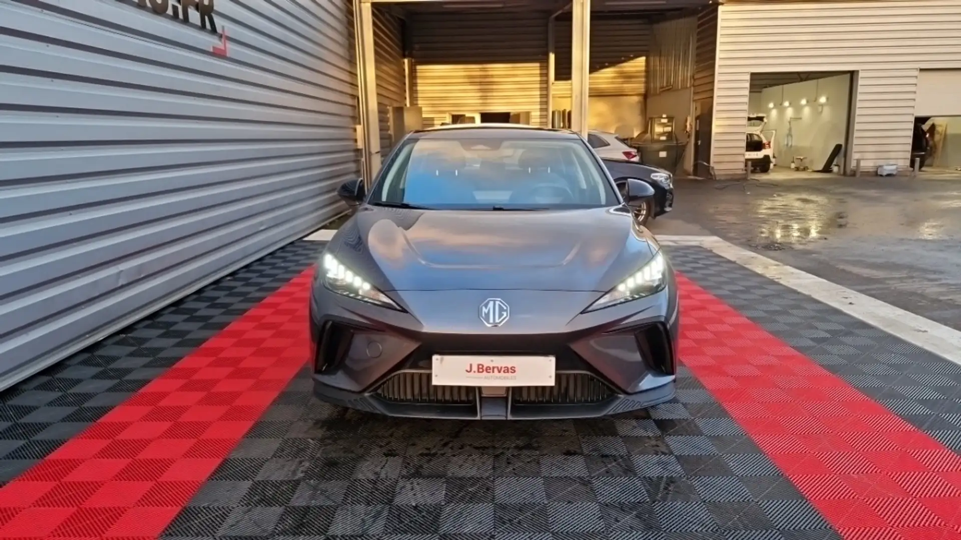 MG MG4 ELECTRIC STANDARD - 51KWH /125 KW / 170 CH 2WD - 2