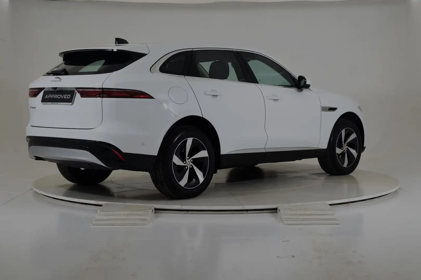 Jaguar F-Pace 2021 2.0d i4 mhev S awd 204cv auto Blanco - 2
