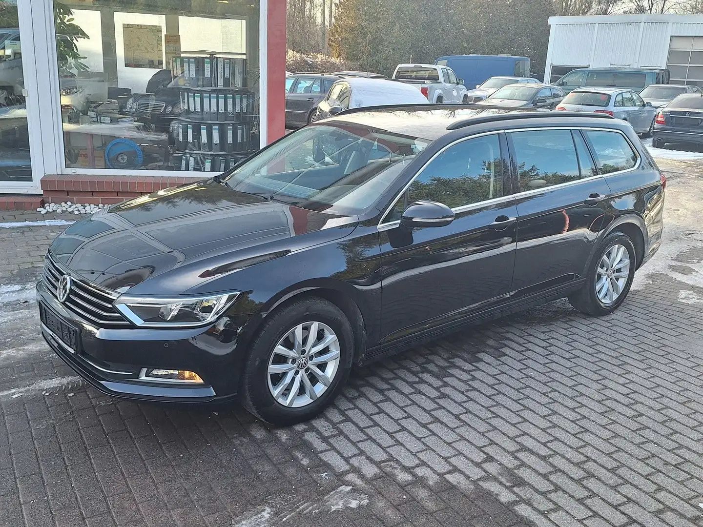 Volkswagen Passat Variant TDI Comfortline BMT Schwarz - 2