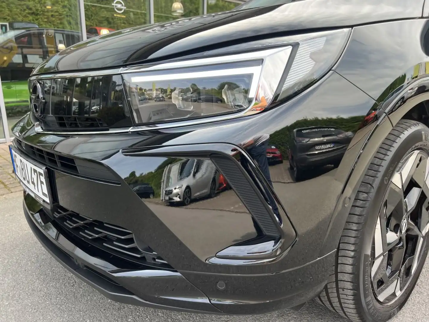Opel Grandland Plug-in-Hybrid 1.6 DI Automatik GSe Schwarz - 2