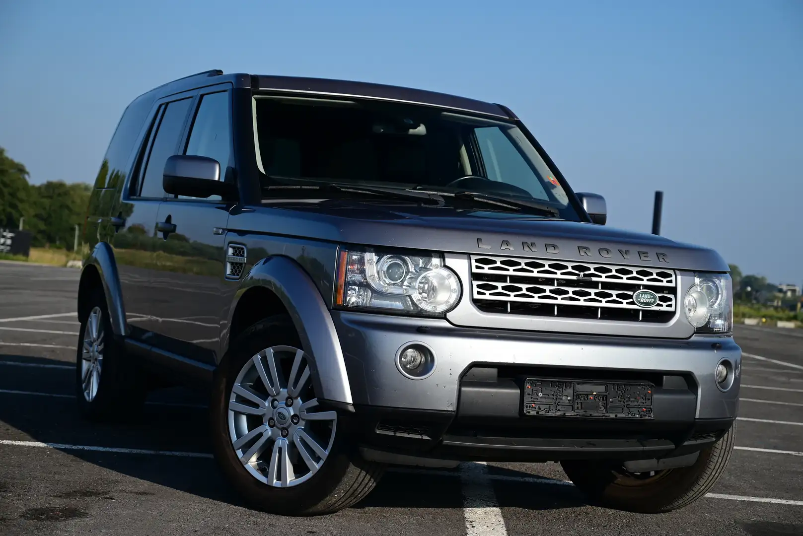 Land Rover Discovery HSE / ONLY B2B / OUT OF BE / LEATHER / XENON / AUT Grau - 2