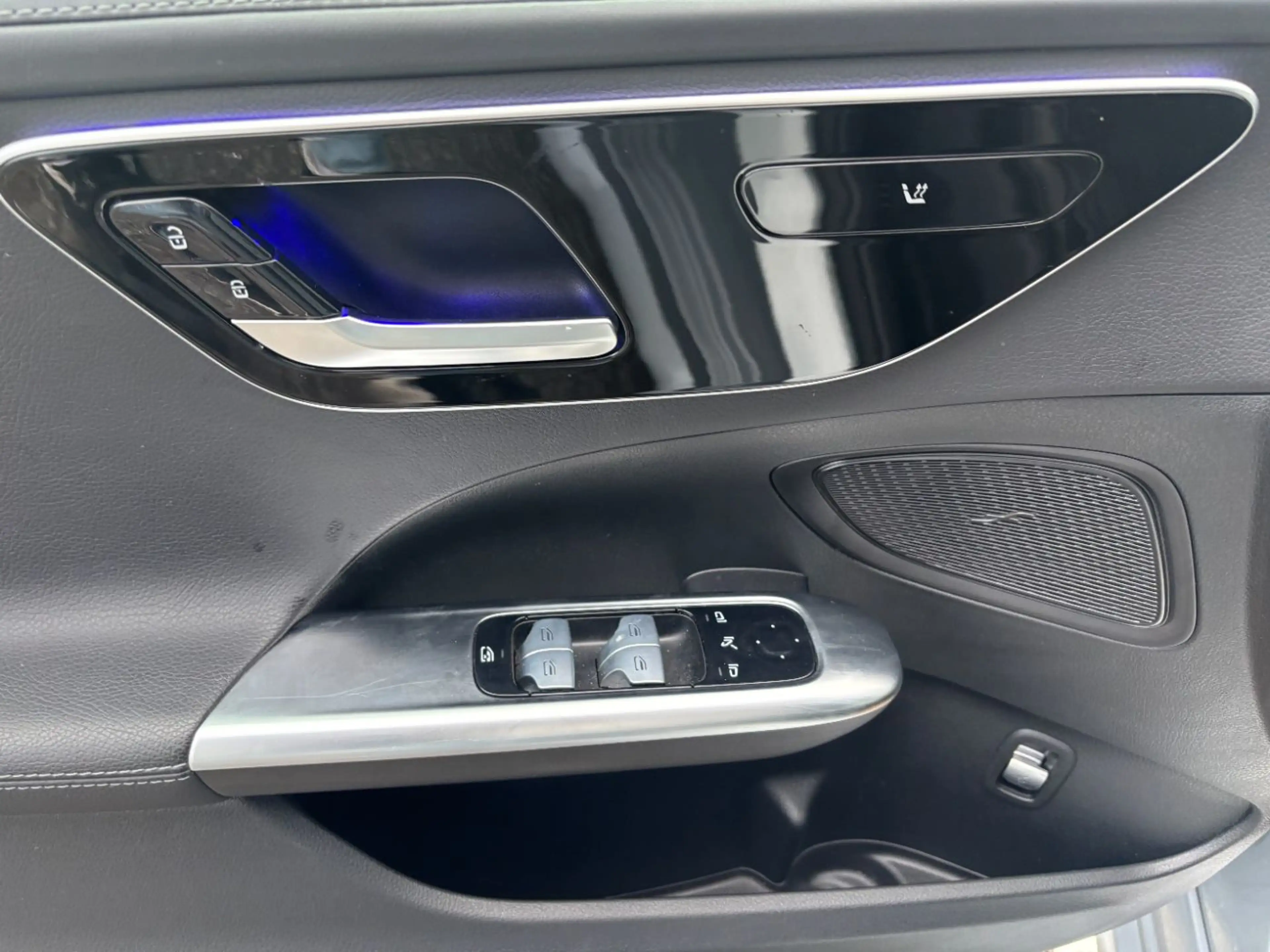Mercedes-Benz C 220 d AMG Line RKam Klima Shz Ambi AMG Leder — photo 6
