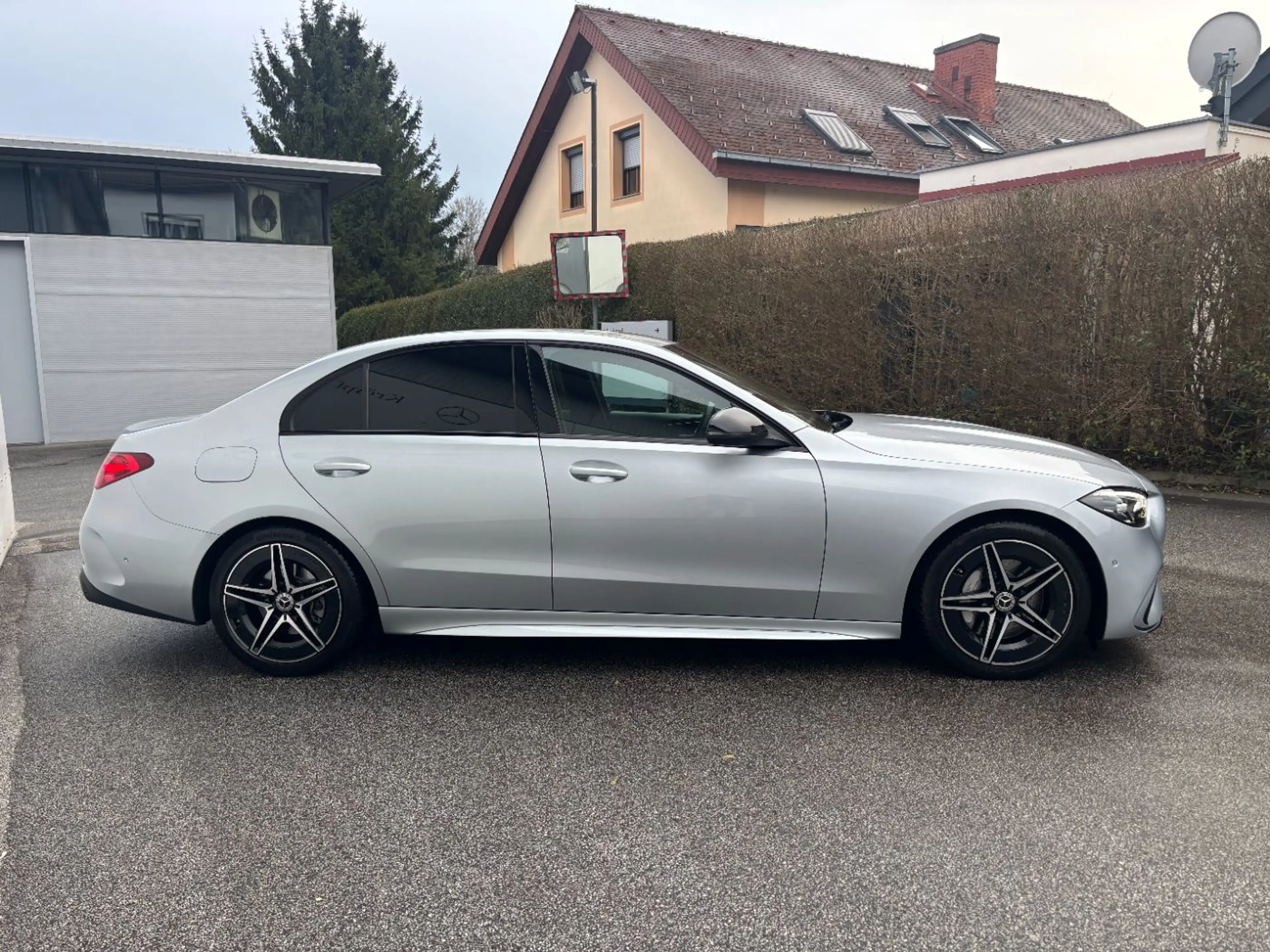 Mercedes-Benz C 220 d AMG Line RKam Klima Shz Ambi AMG Leder — photo 4