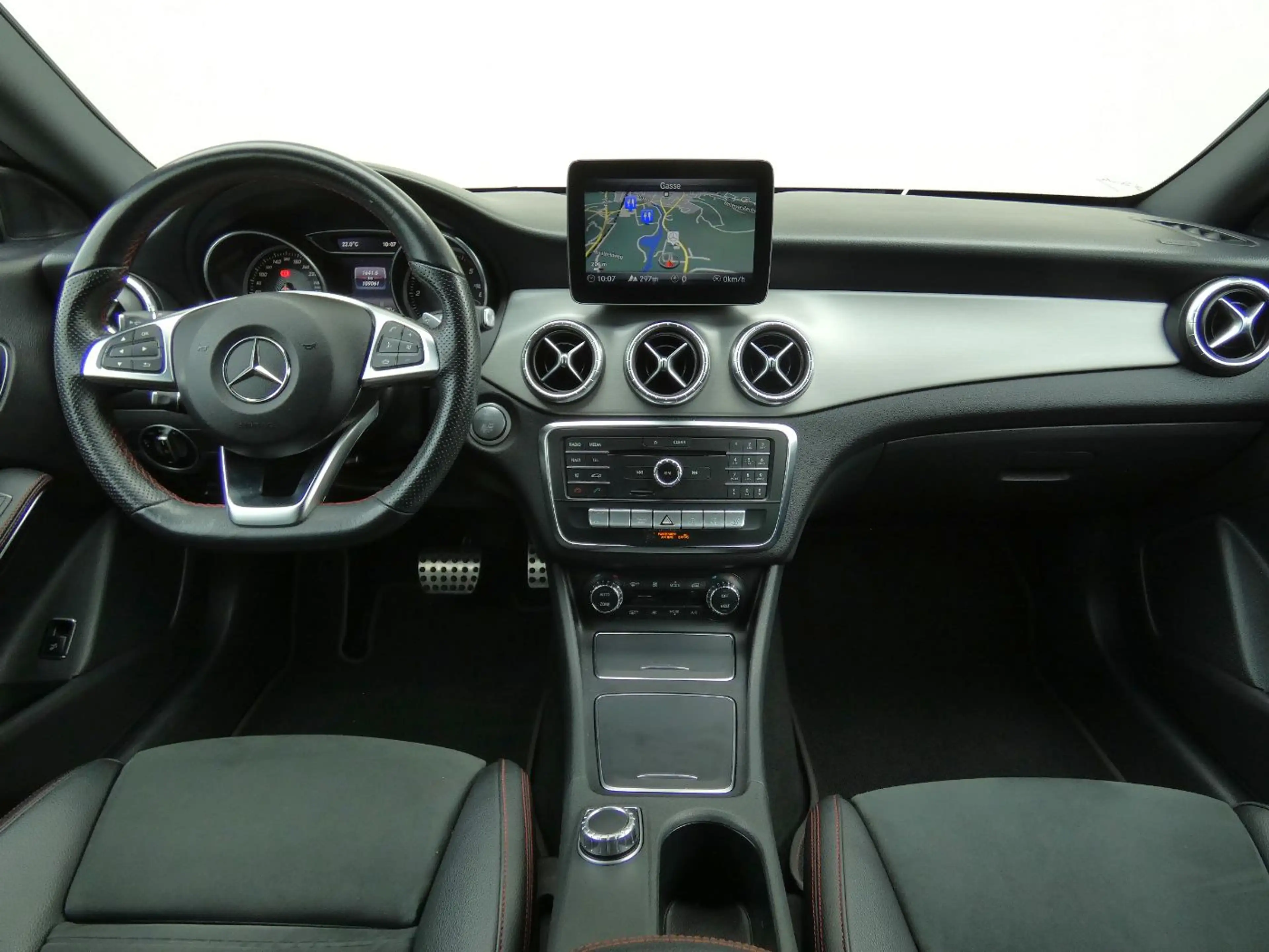Mercedes-Benz CLA 220 d 4M SB AMG +Night+AUT+RFK+PDC+LED+SHZ — photo 15