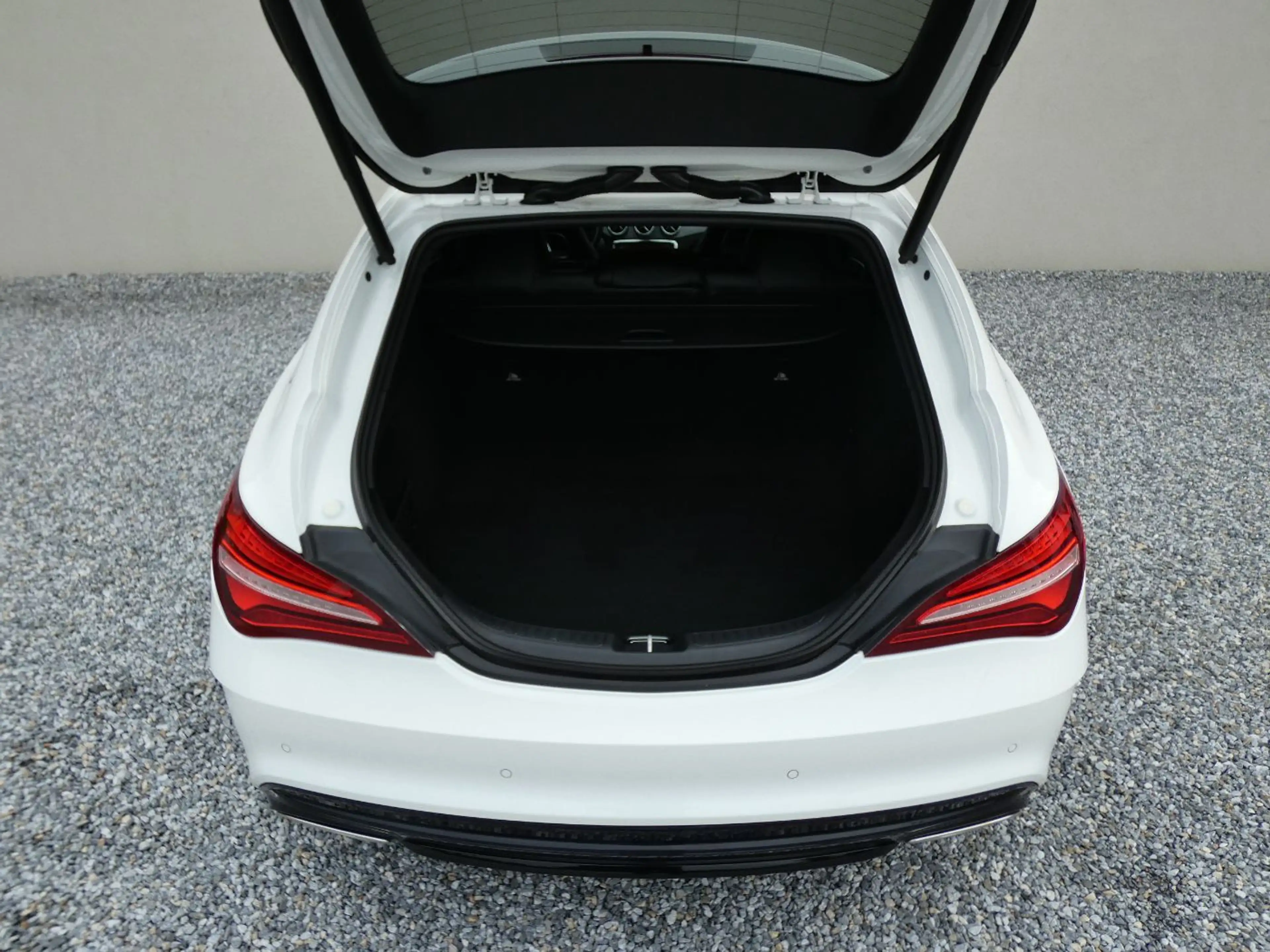 Mercedes-Benz CLA 220 d 4M SB AMG +Night+AUT+RFK+PDC+LED+SHZ — photo 11