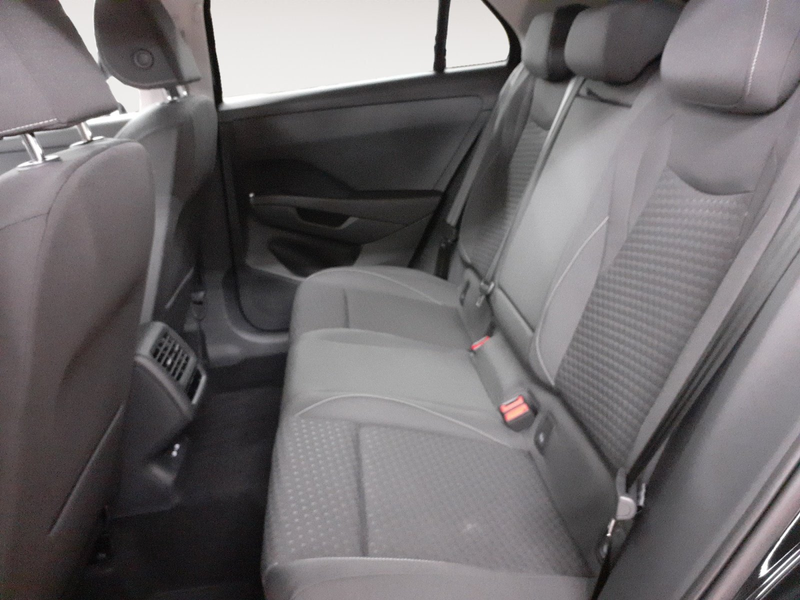 Volkswagen T-Roc 1.5eTSI 85 kW Life *Navi*AHK*LED*Sitzh* — photo 8