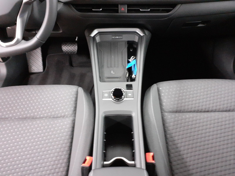 Volkswagen T-Roc 1.5eTSI 85 kW Life *Navi*AHK*LED*Sitzh* — photo 10