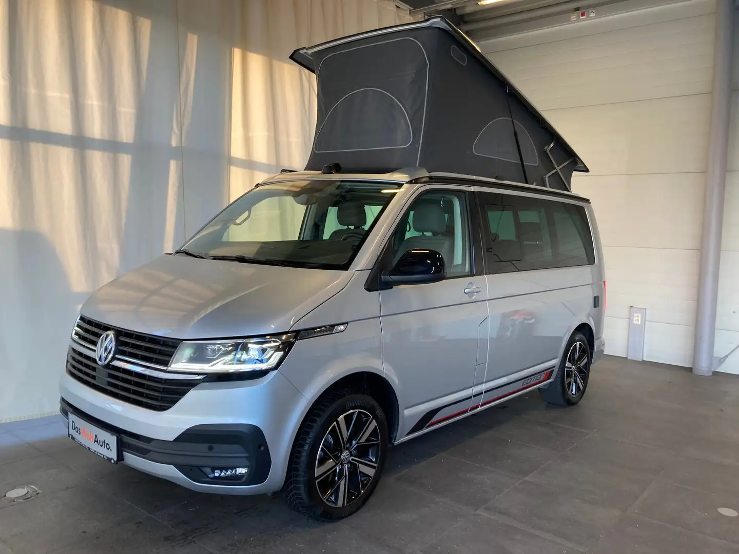 Volkswagen T6.1 California VW T6.1 California Beach Edition Camper TDI Silber - 1
