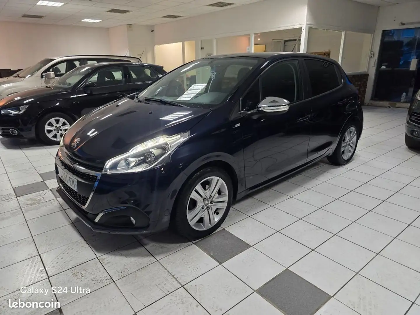 Peugeot 208 Style 1.2l Ess 82ch 05-2017 GARANTIE - 1