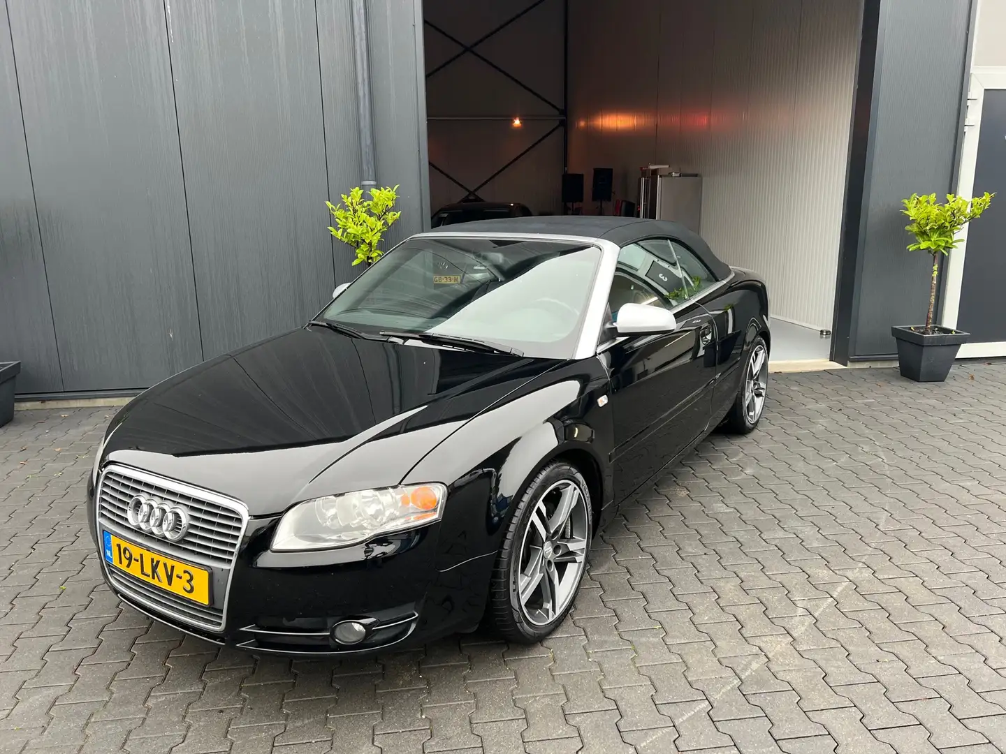 Audi A4 Cabriolet 1.8 Turbo nieuwe apk !!! PRIJS VERLAAGD Zwart - 1