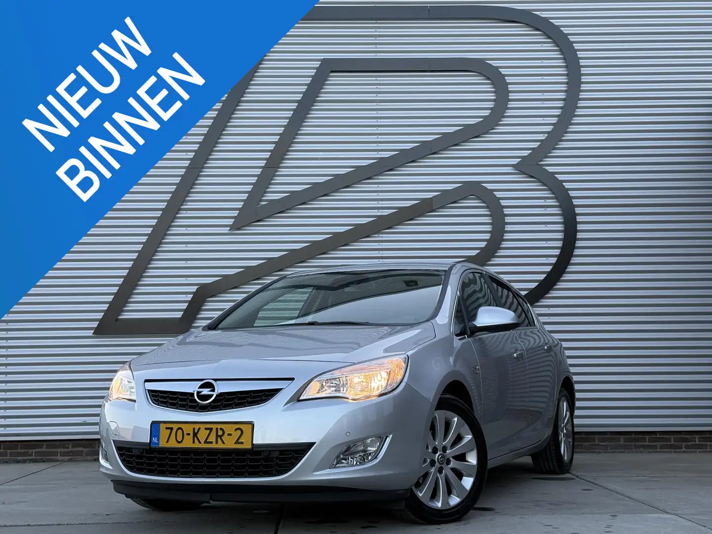 Opel Astra 1.6 Cosmo 2e Eigenaar|Navi|Trekhaak|Clima|Cruise|P Gris - 1